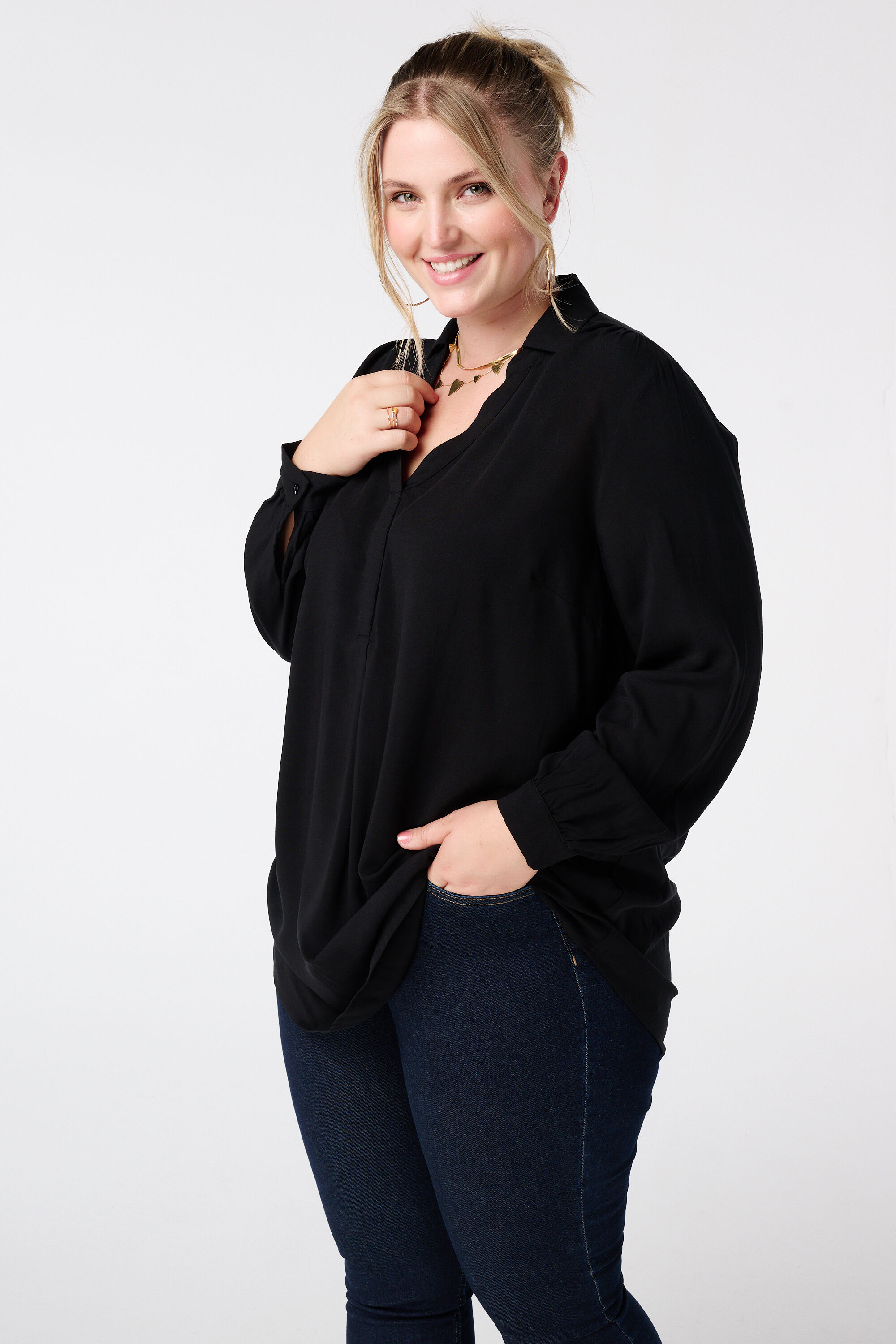 Weite Bluse mit V-Ausschnitt