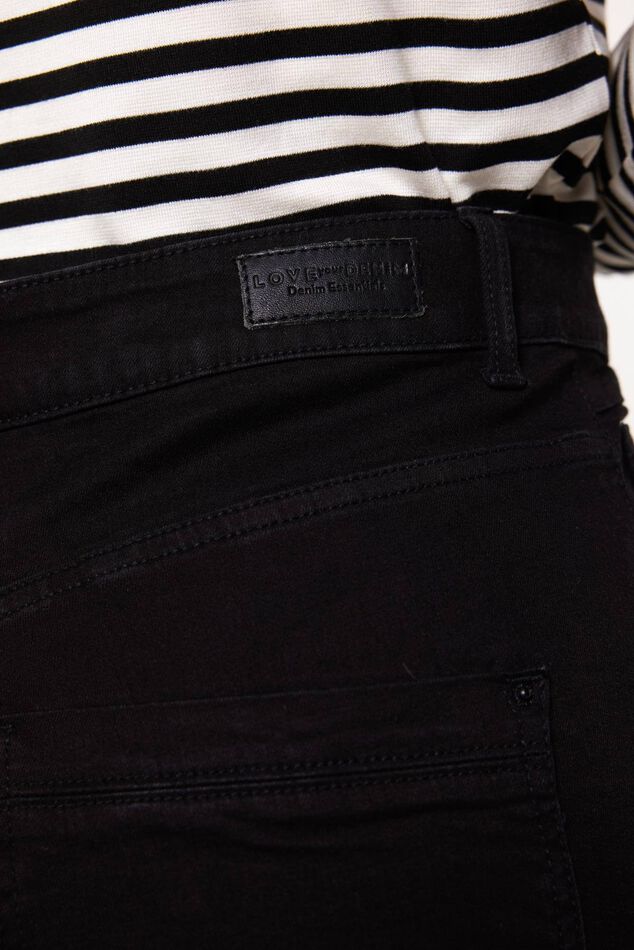 IRIS Slim-Leg Jeans image number 5