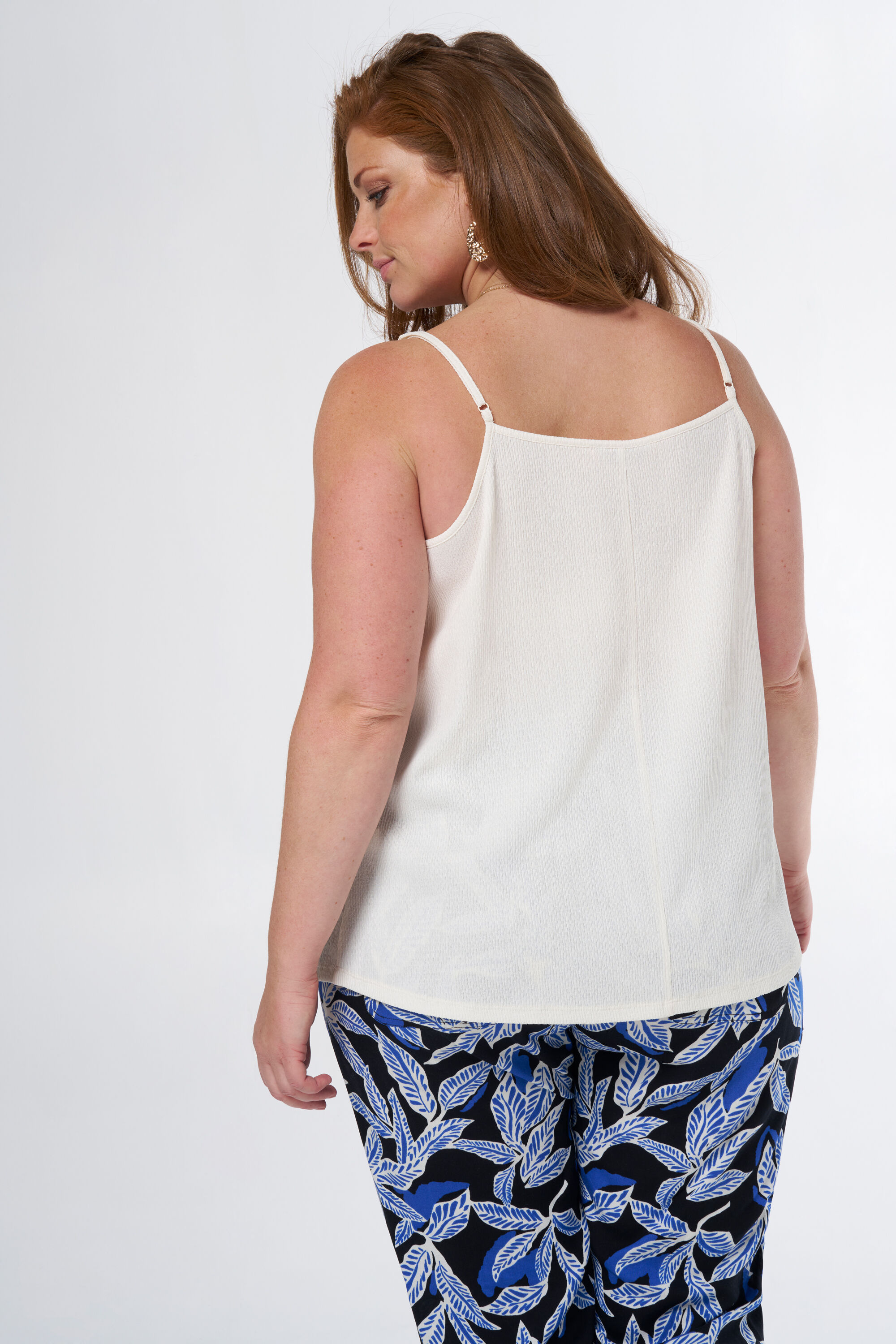 &Auml;rmelloses Oberteil mit Verzierungen image number 3