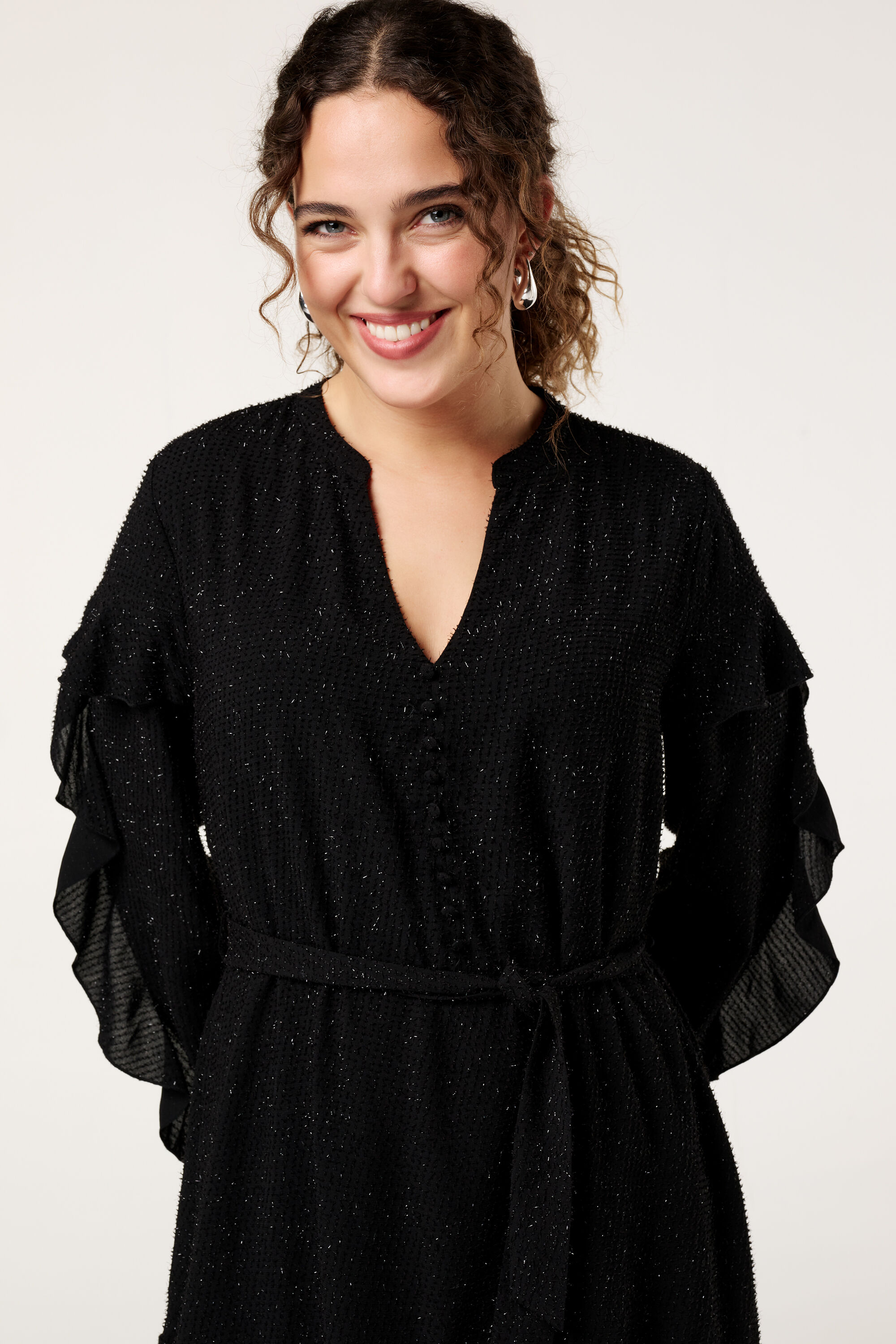 Kleid mit silbernen Verzierungen image number 4