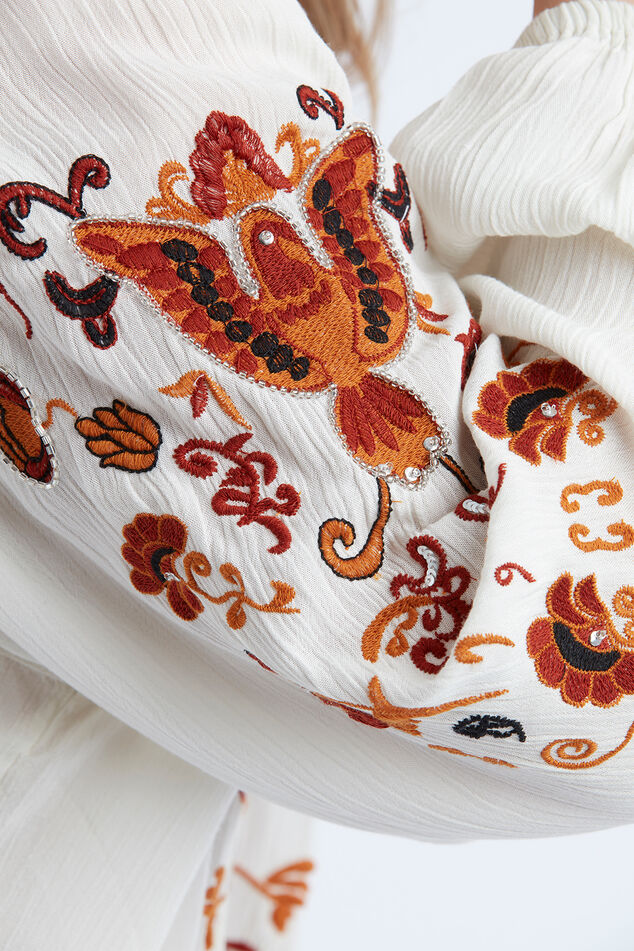 Bluse mit Stickerei image number 4