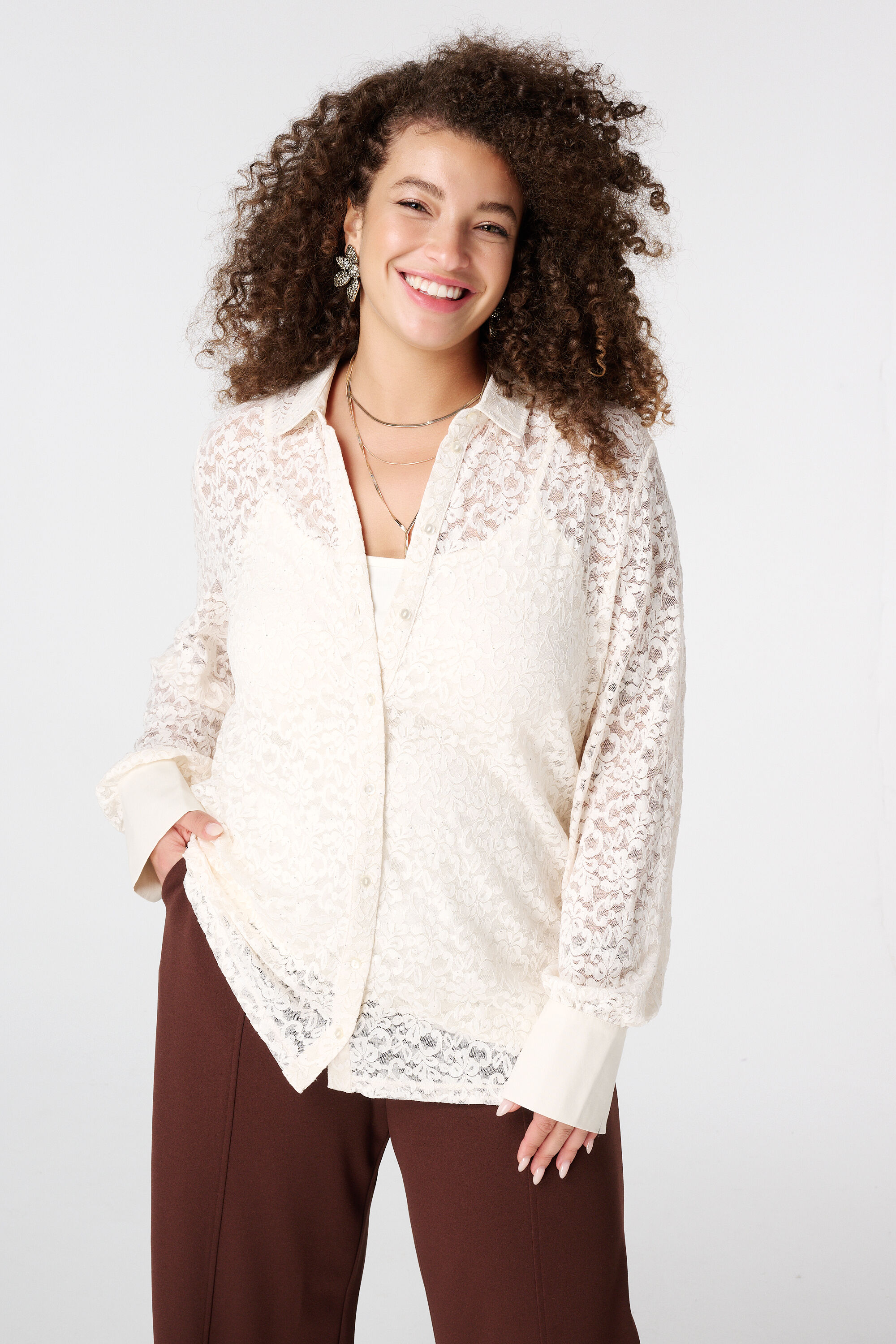 Top mit Spitze und Pailletten