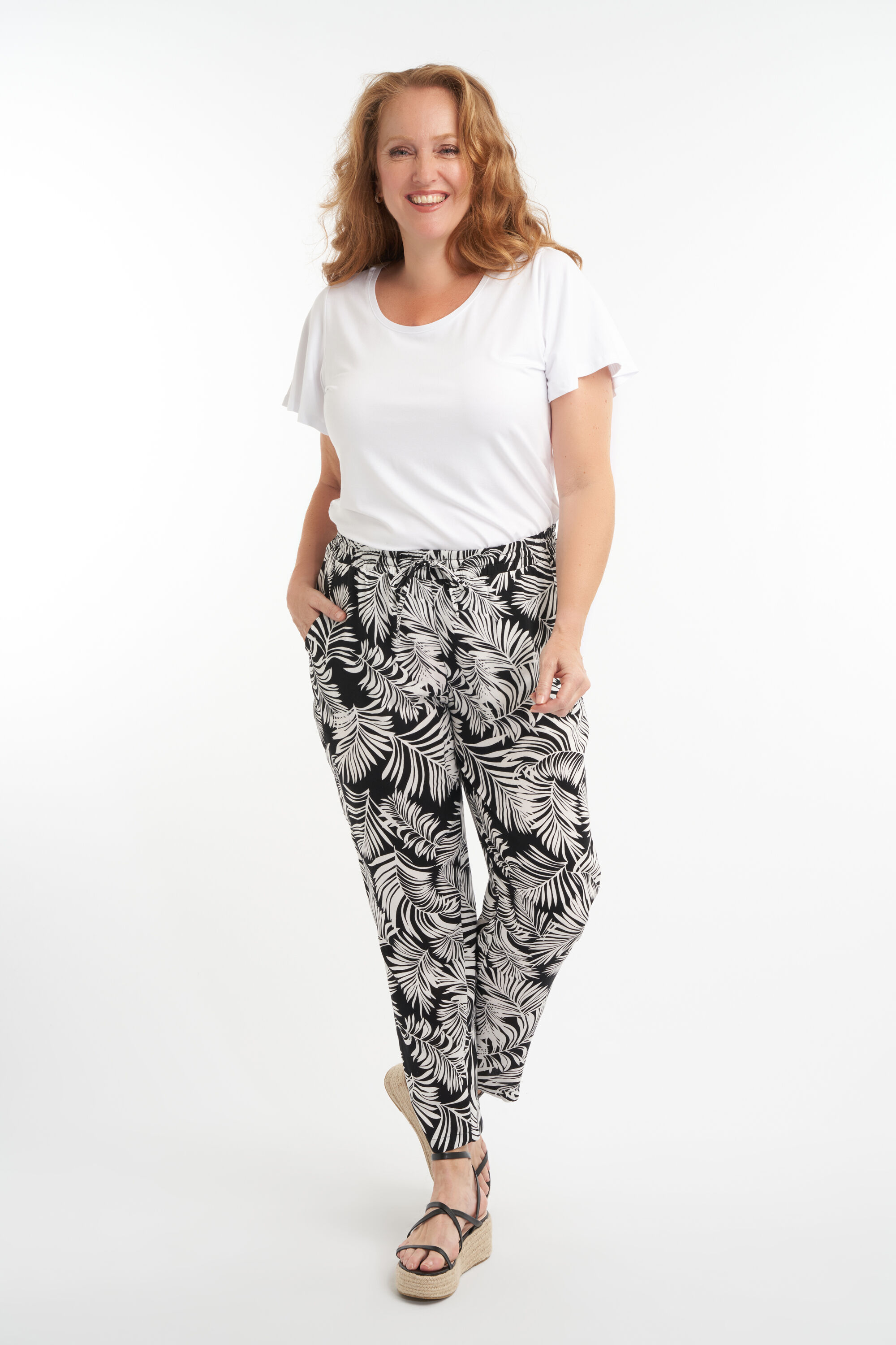 Weit geschnittene Hose mit Print image number 4