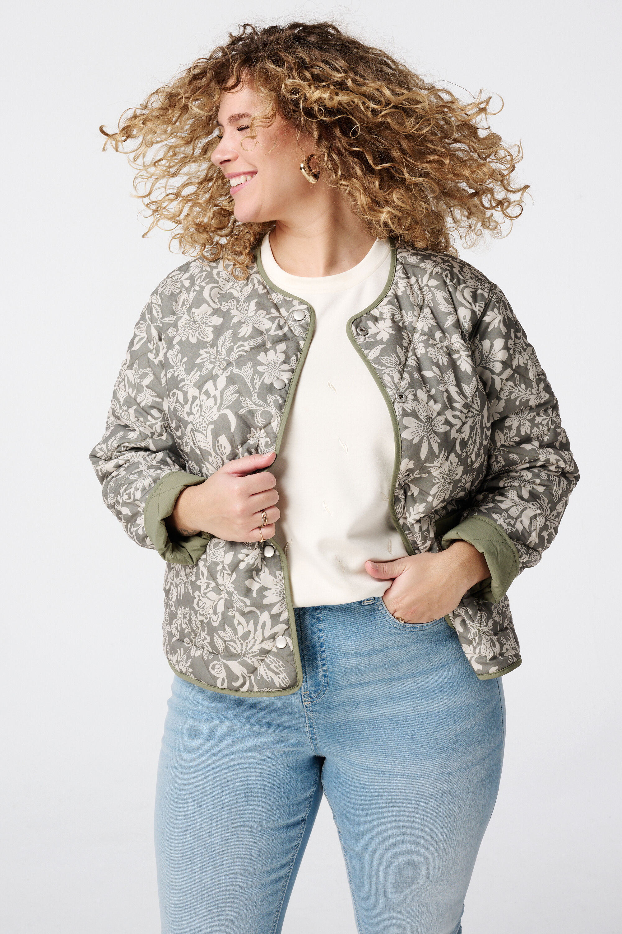 Wendejacke mit Ziern&auml;hten  image number 6