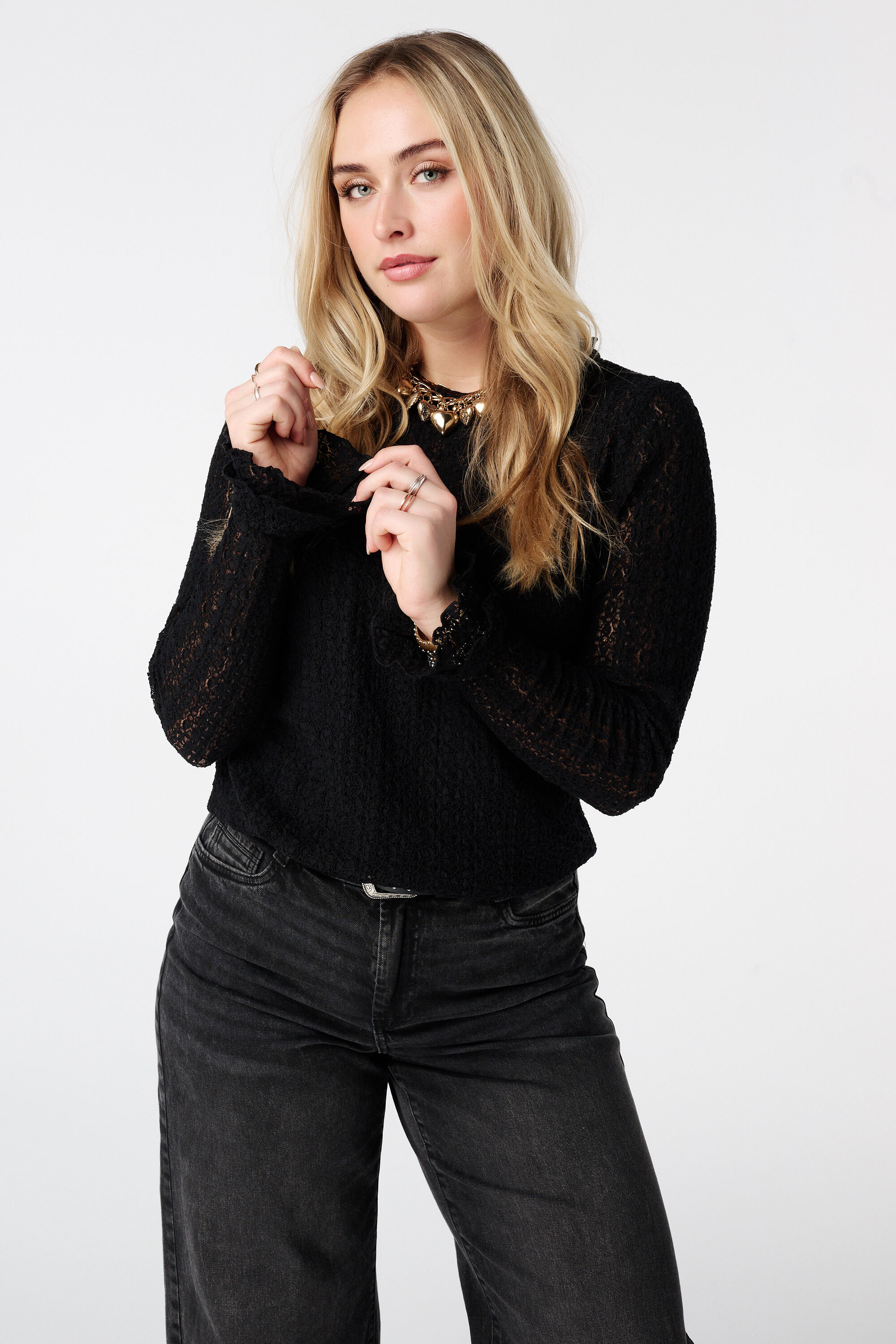 Spitzen-Top mit Trompeten&auml;rmeln image number 0