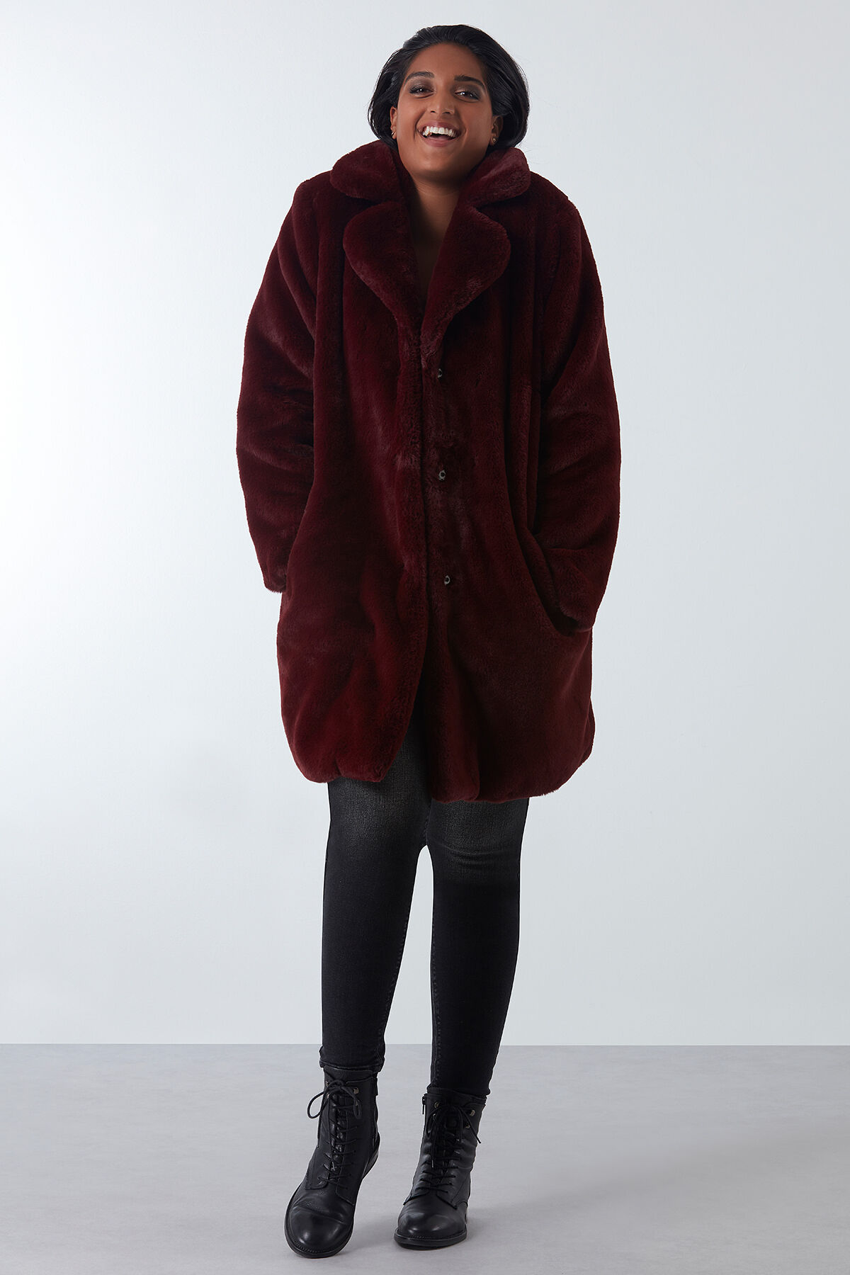 Mantel aus Kunstfell image number 3