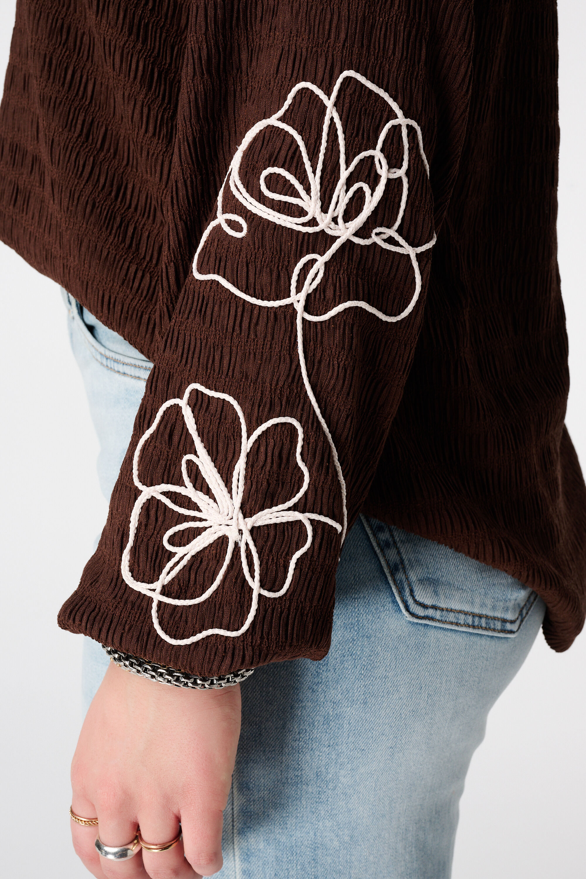 Bluse mit Stickerei image number 6