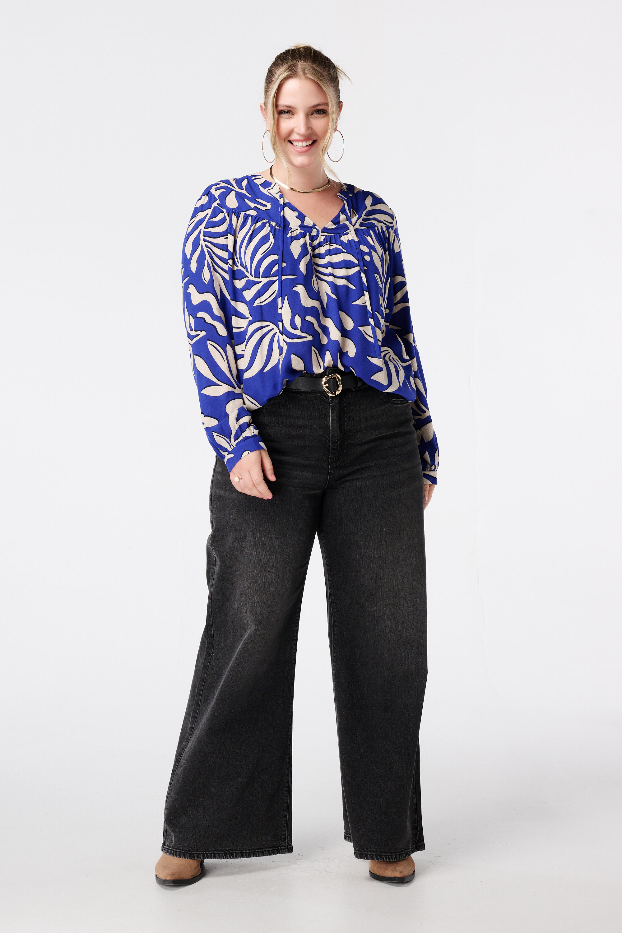 Bluse mit Print und Spulen image number 5