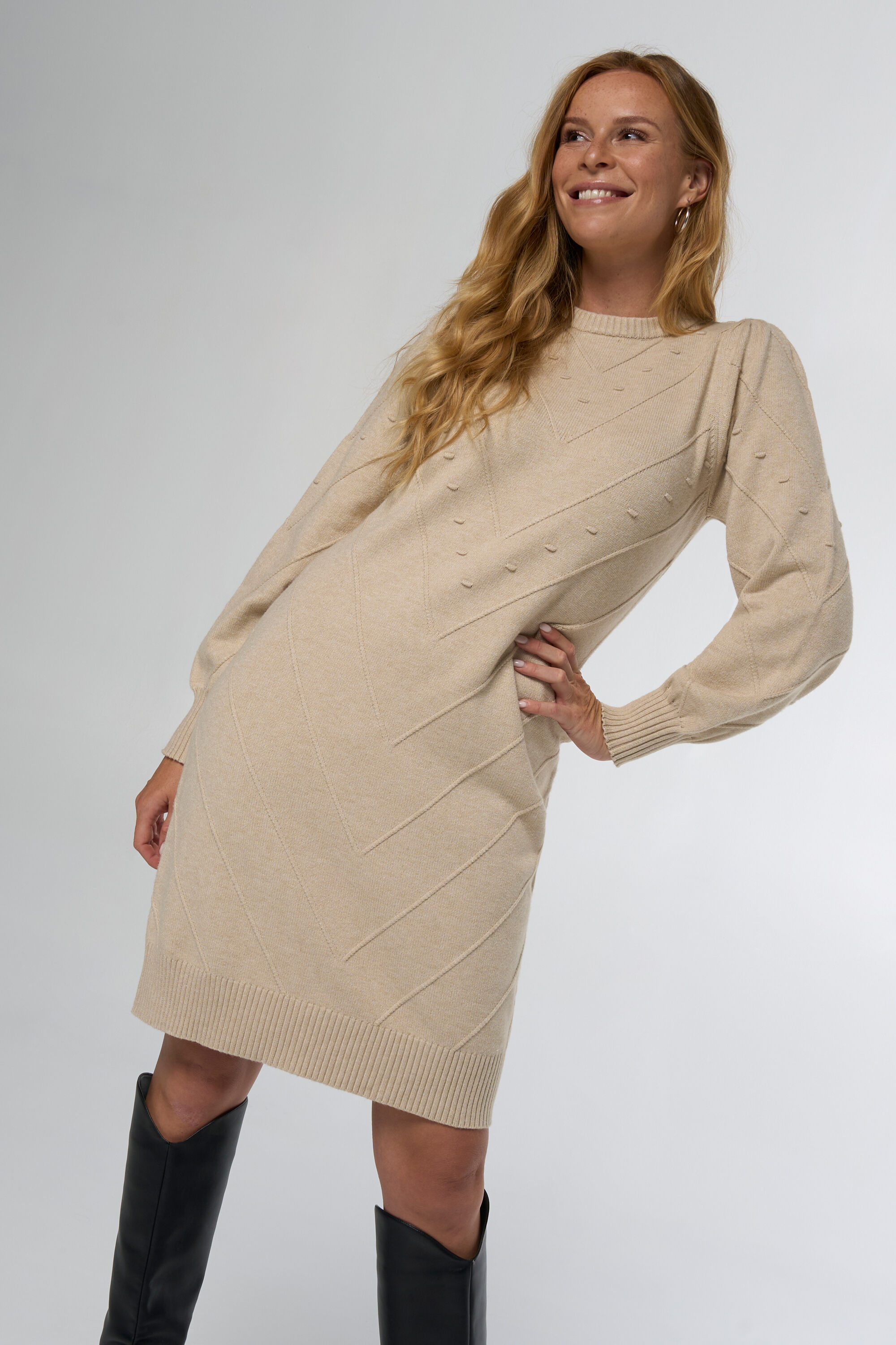 Gestricktes Kleid image number 5