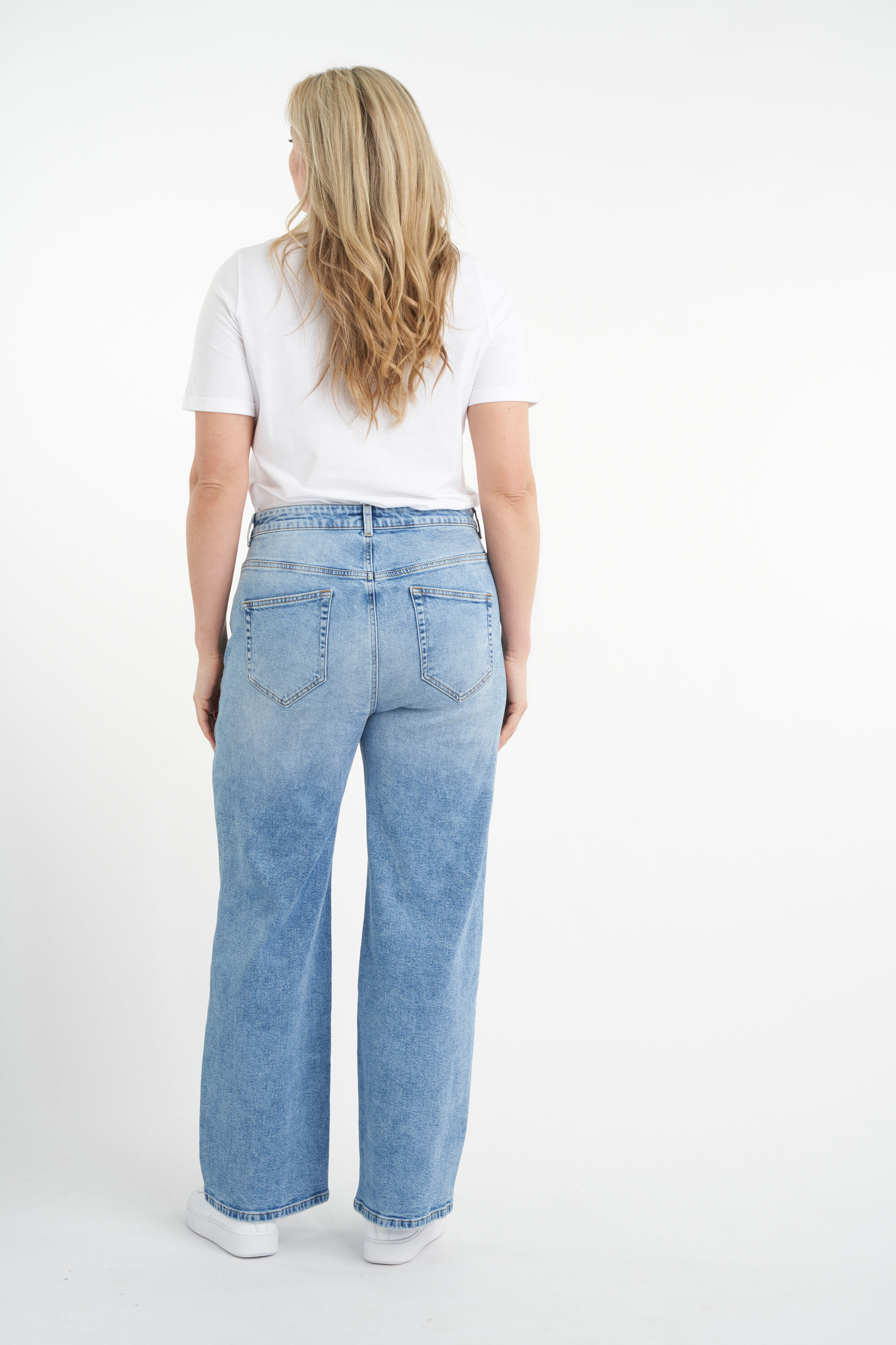 Jeans mit hoher Taille und weitem Bein image number 3