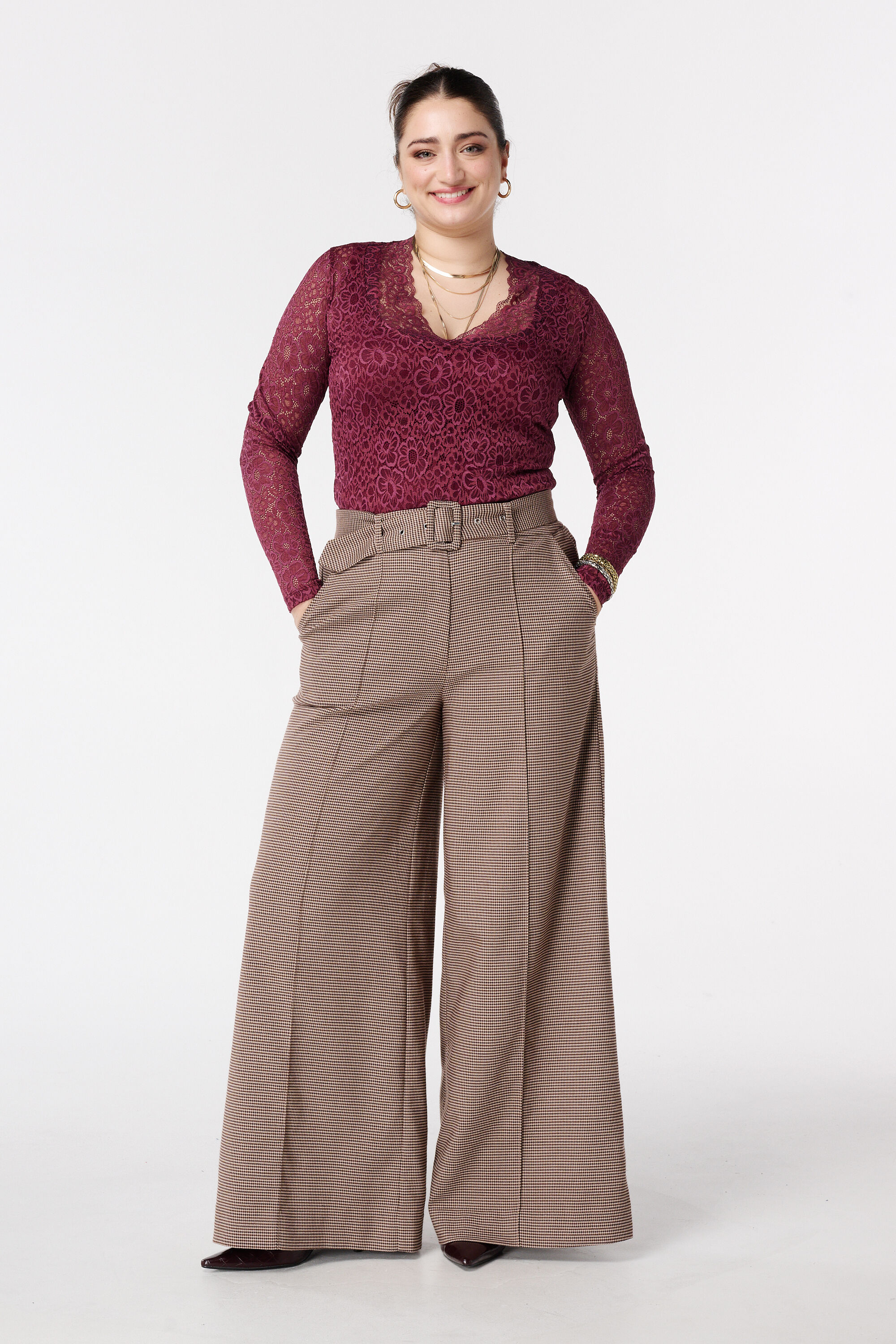 Weite Hose mit G&uuml;rtel