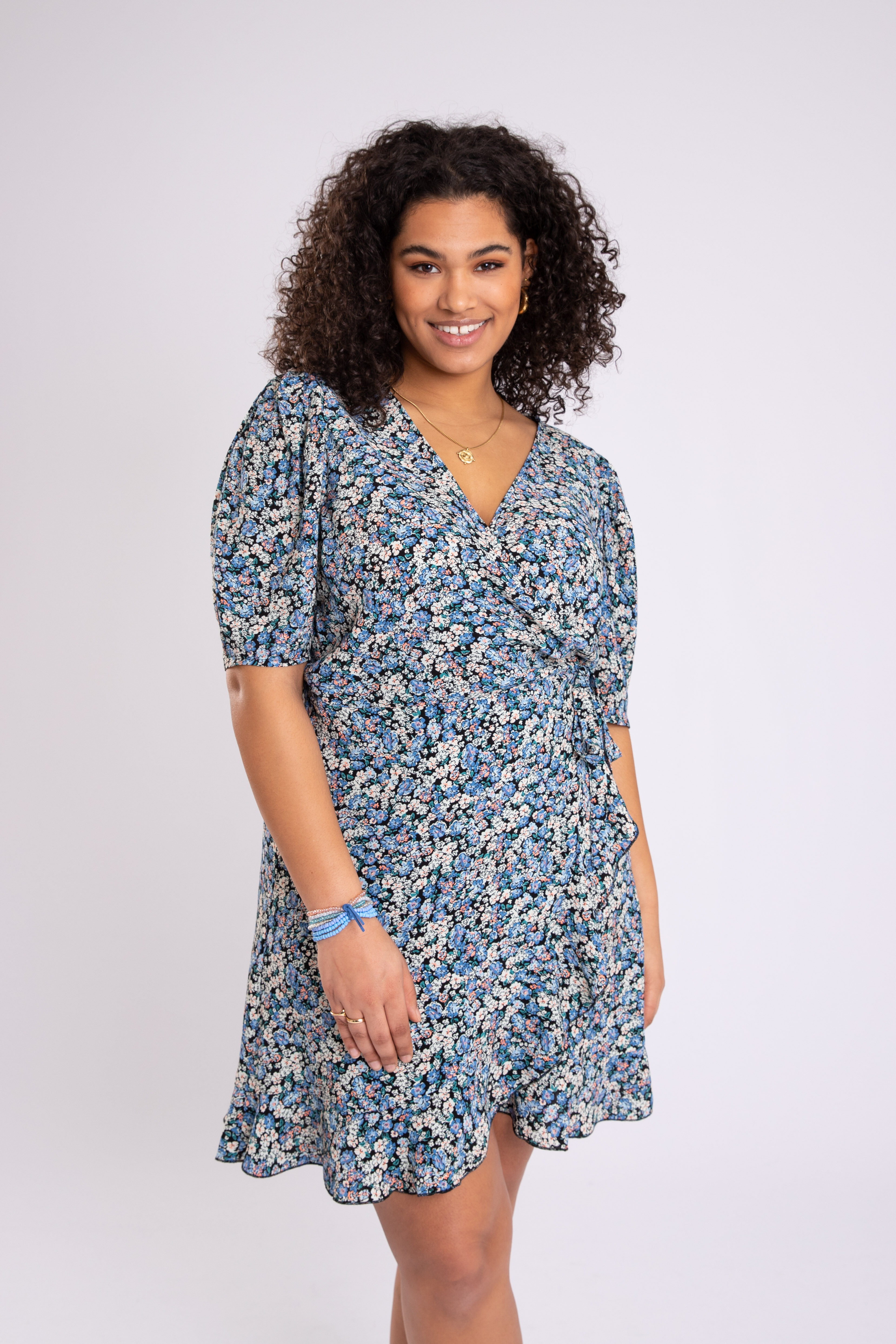 Wickelkleid mit bauschigen &Auml;rmeln image number 6