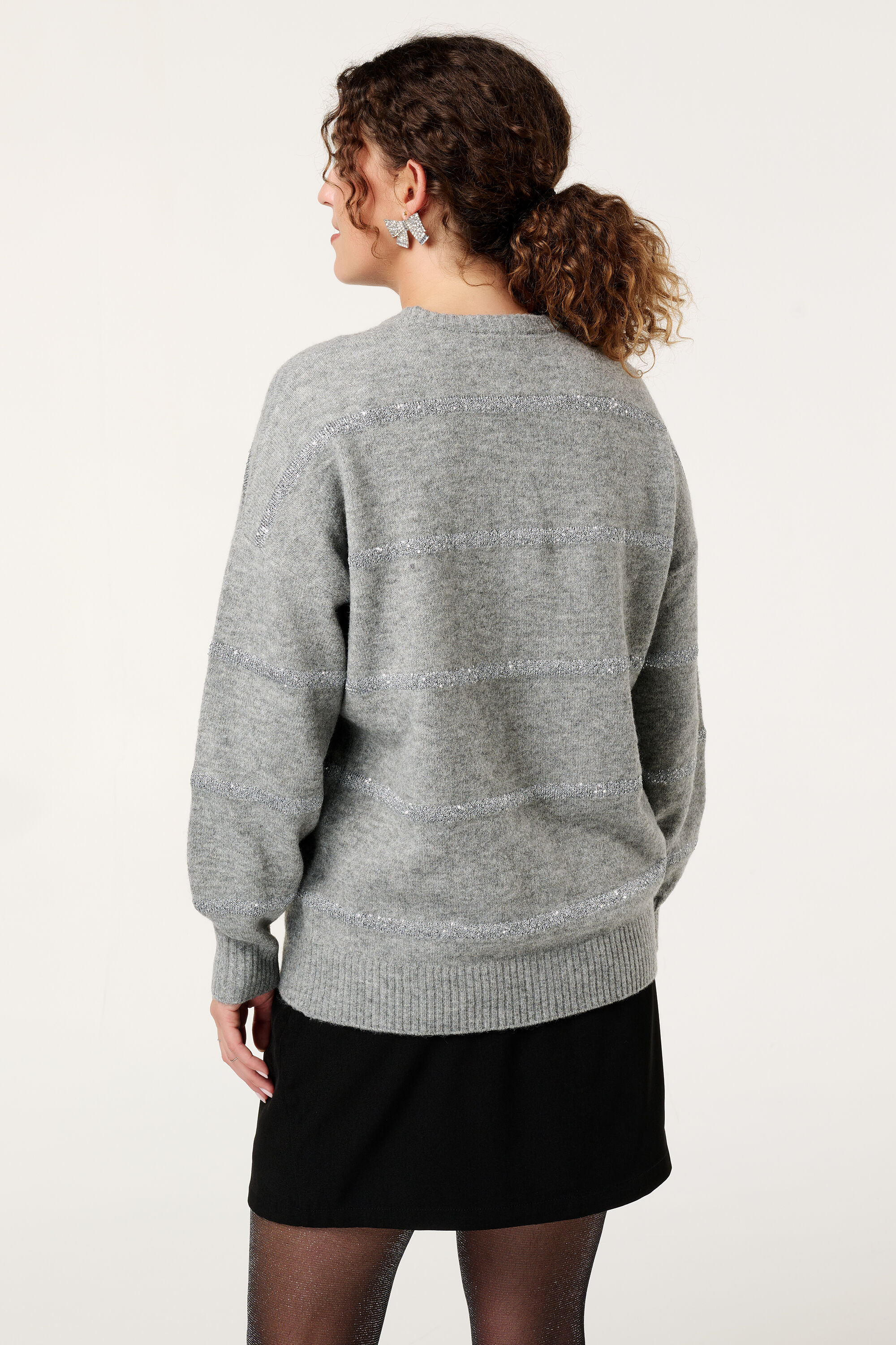 Pullover mit Glitzerstreifen image number 3
