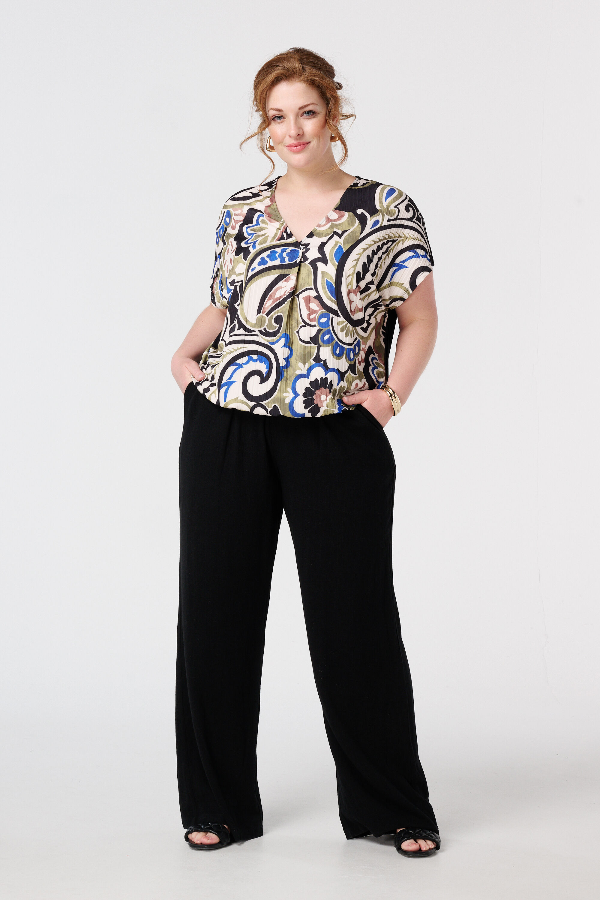 Strukturiertes Oberteil mit V-Ausschnitt image number 5