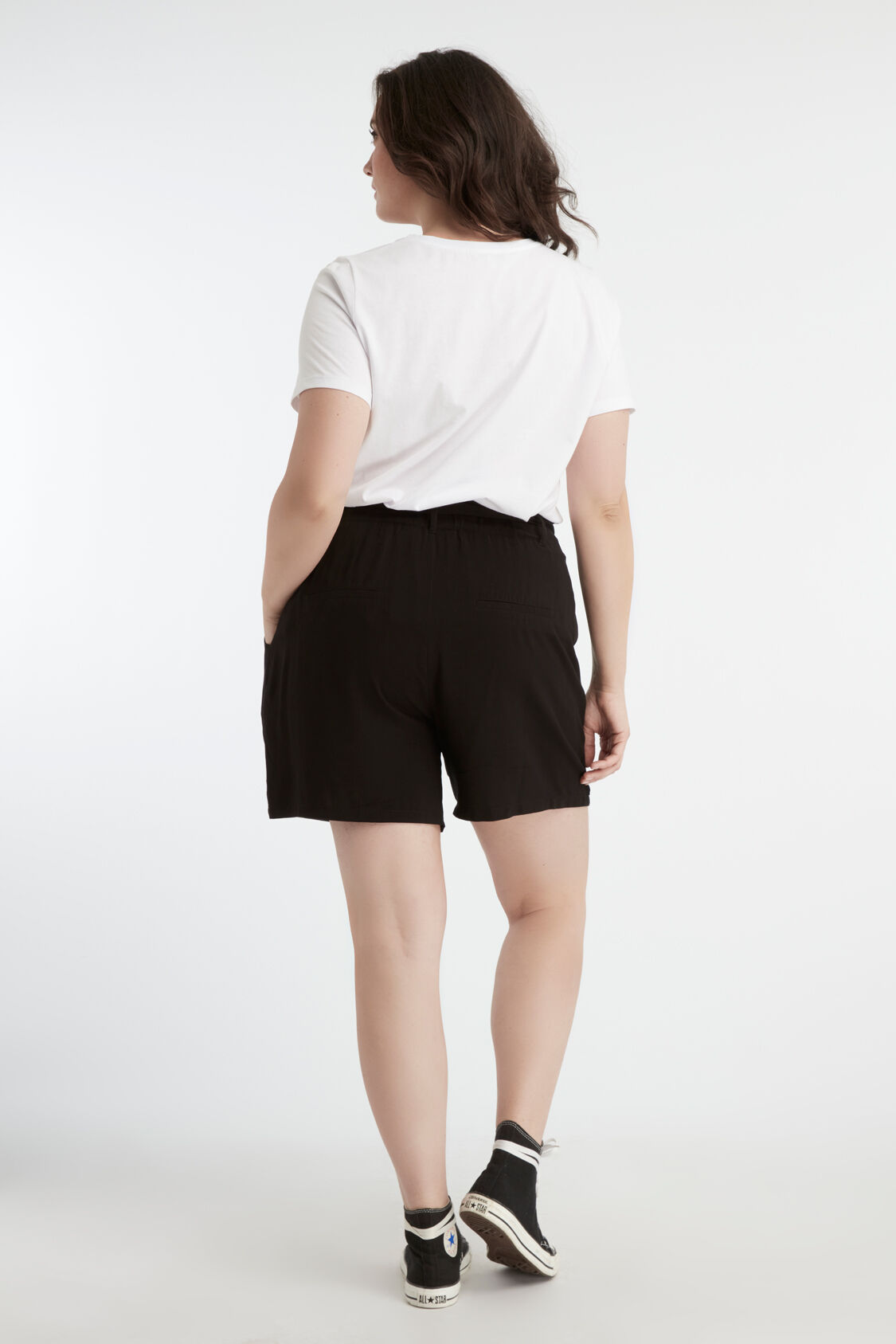 Viskose-Shorts mit G&uuml;rtel image number 4