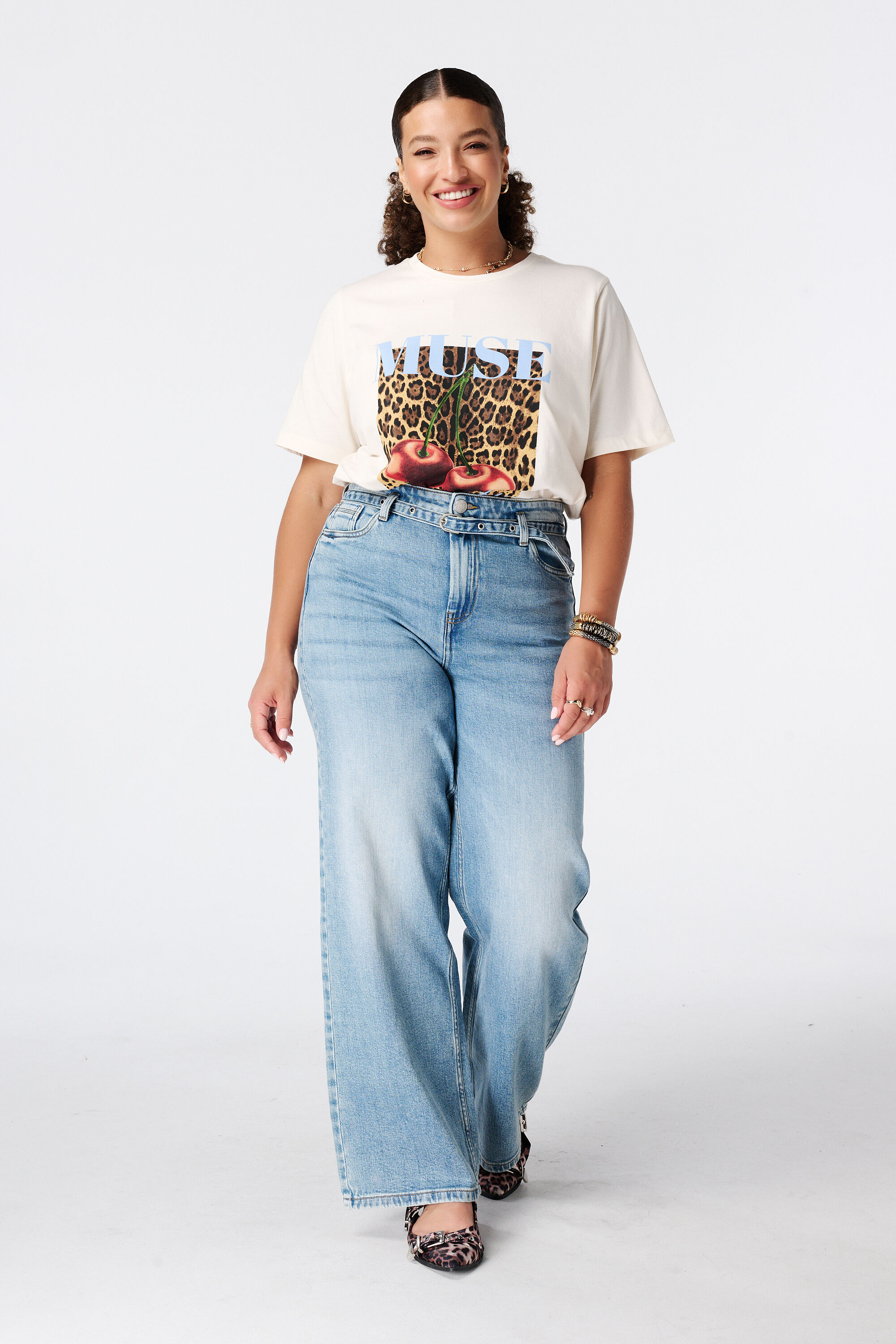 Loose-Leg-Jeans mit G&uuml;rtel 