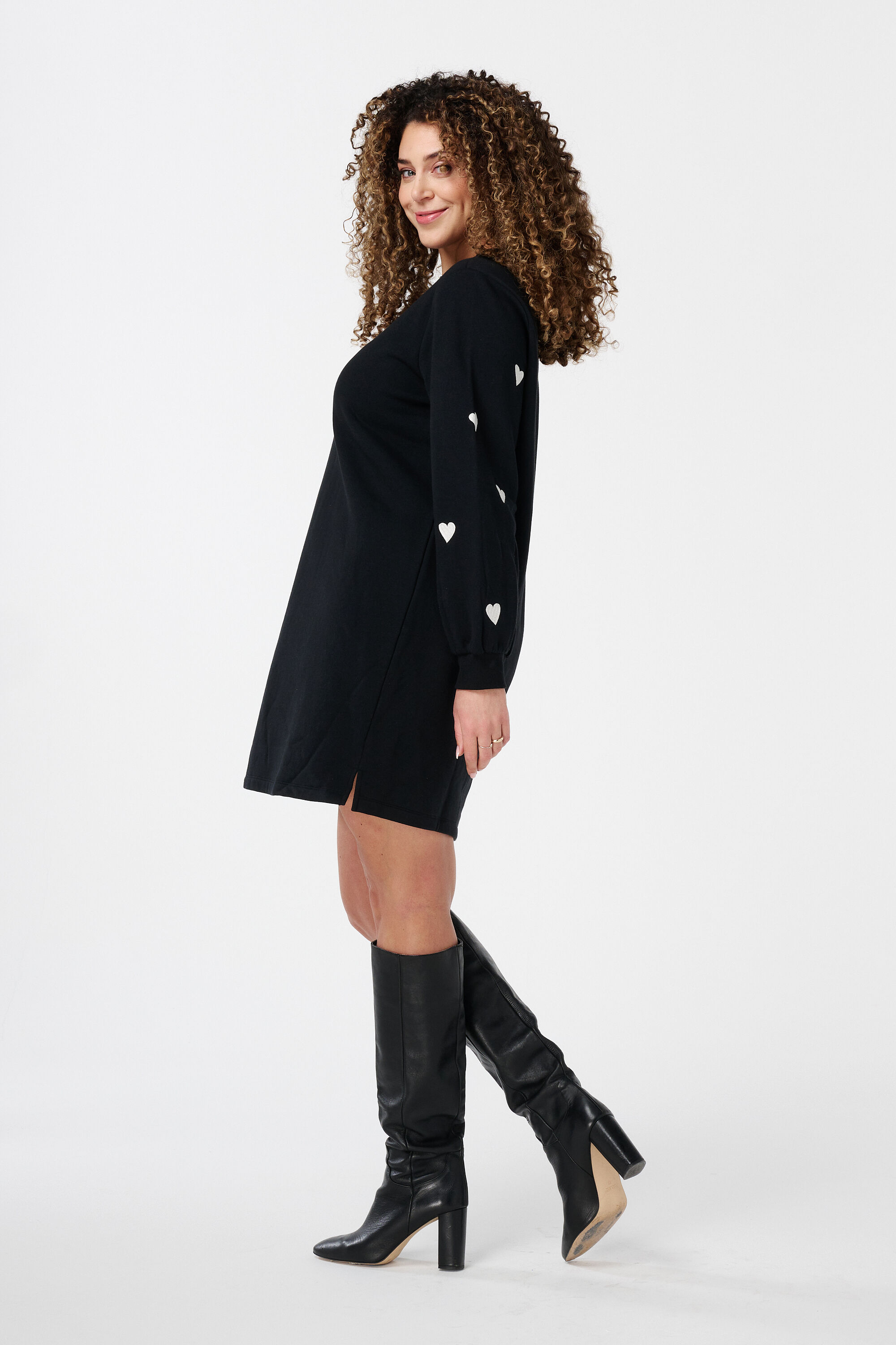 Kleid mit Herzverzierungen image number 3