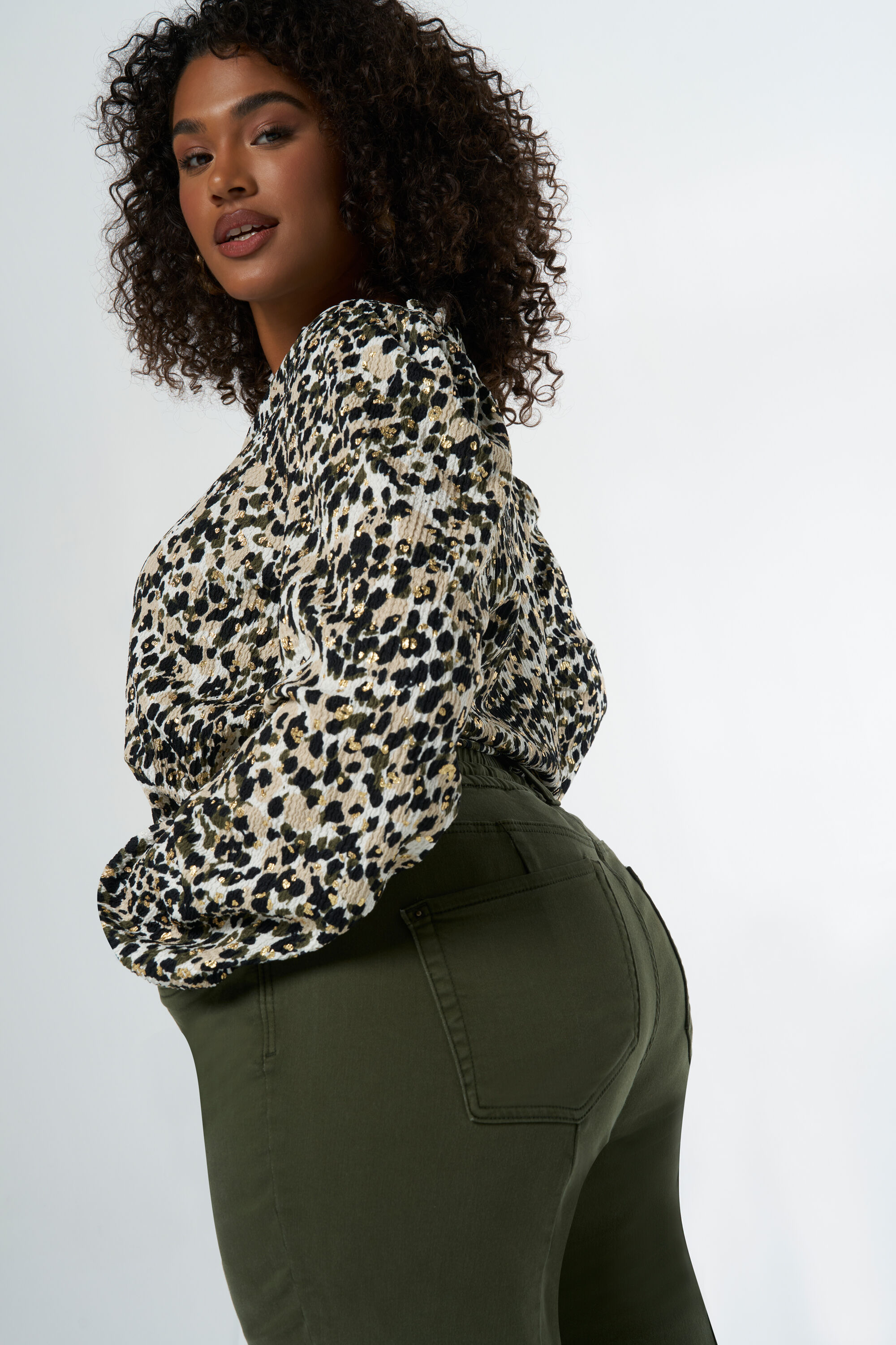 Jogginghose aus Denim image number 4