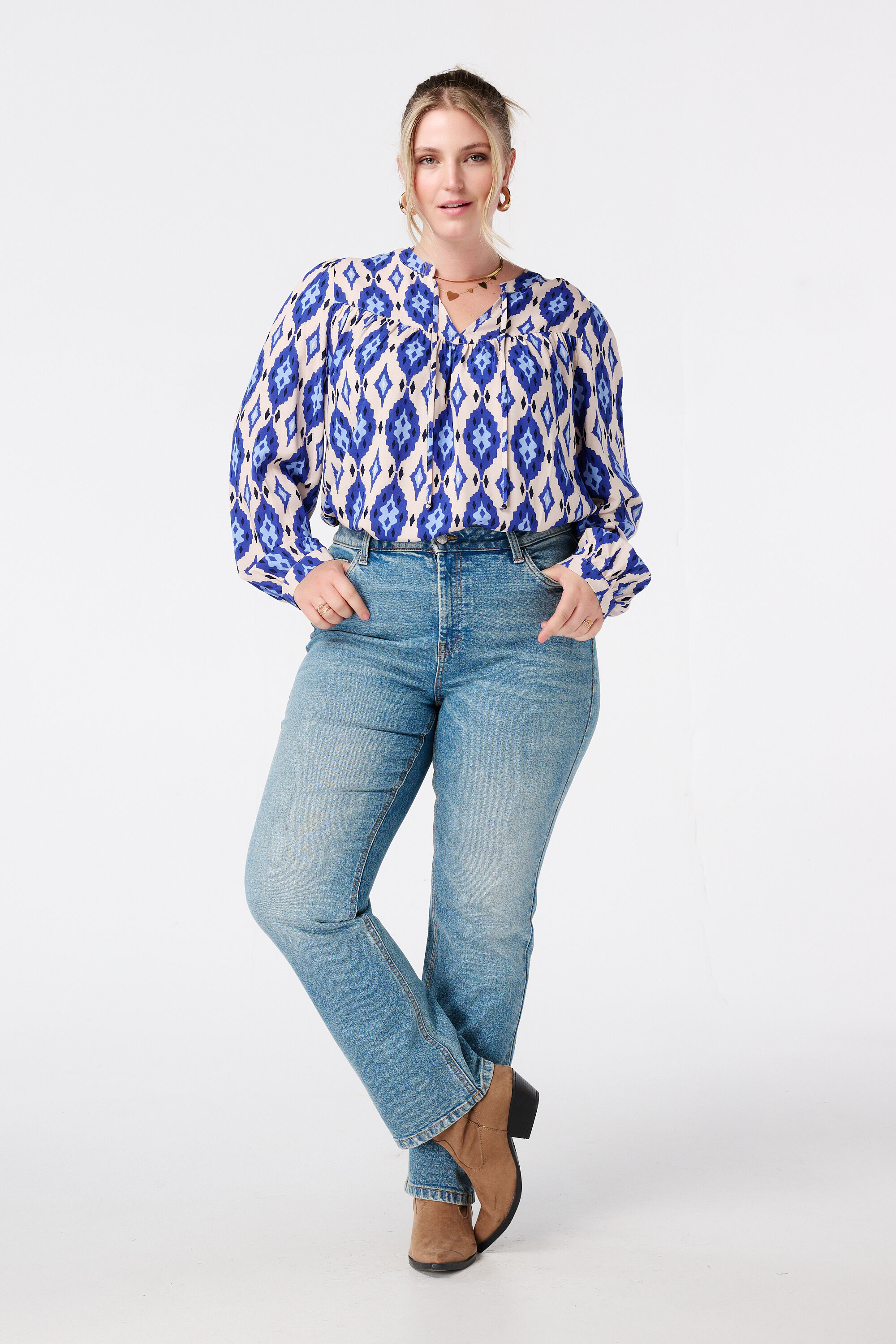 Bluse mit Print und Spulen image number 5