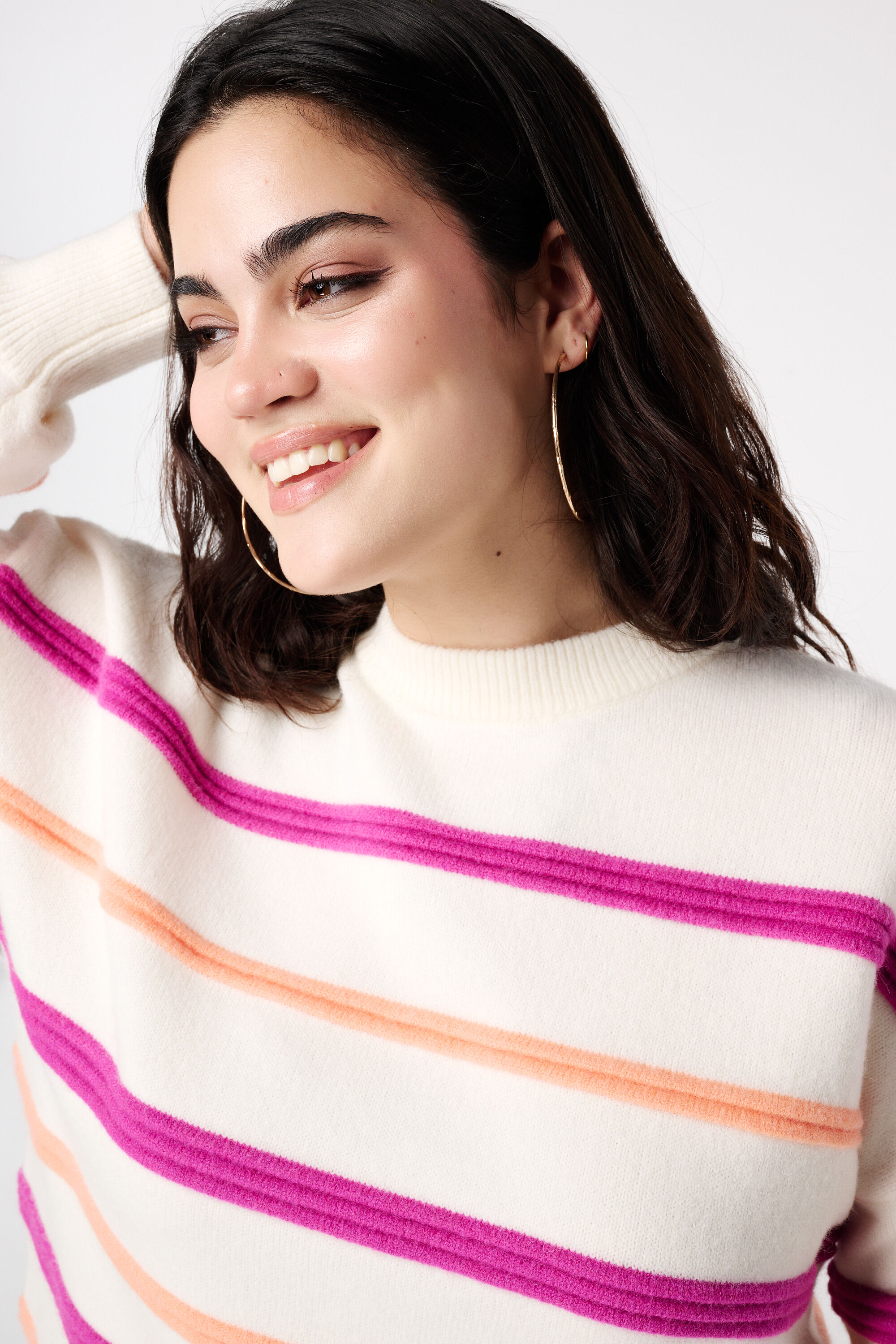 Pullover mit bunten Streifen image number 4