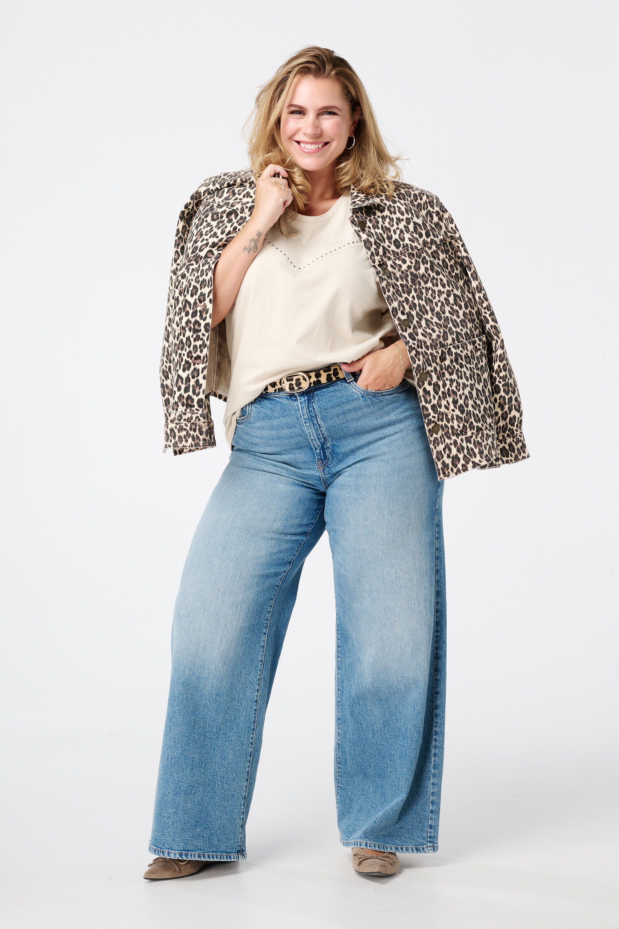 Jeansjacke mit Leopardenmuster image number 5