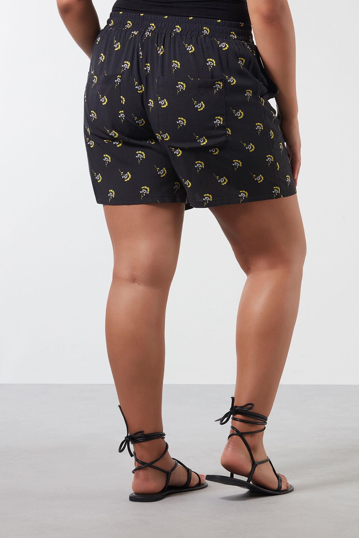 Viskose-Shorts mit Print image number 3