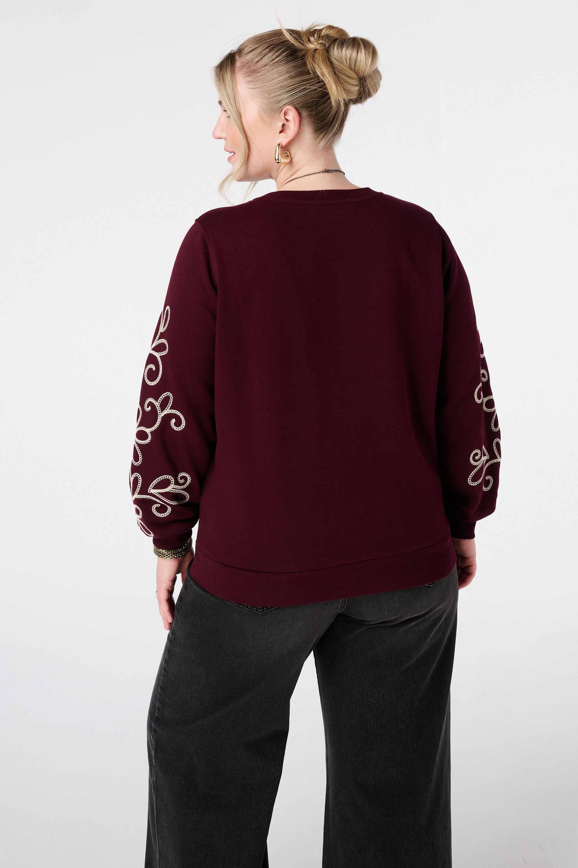 Pullover mit Stickdetails image number 3