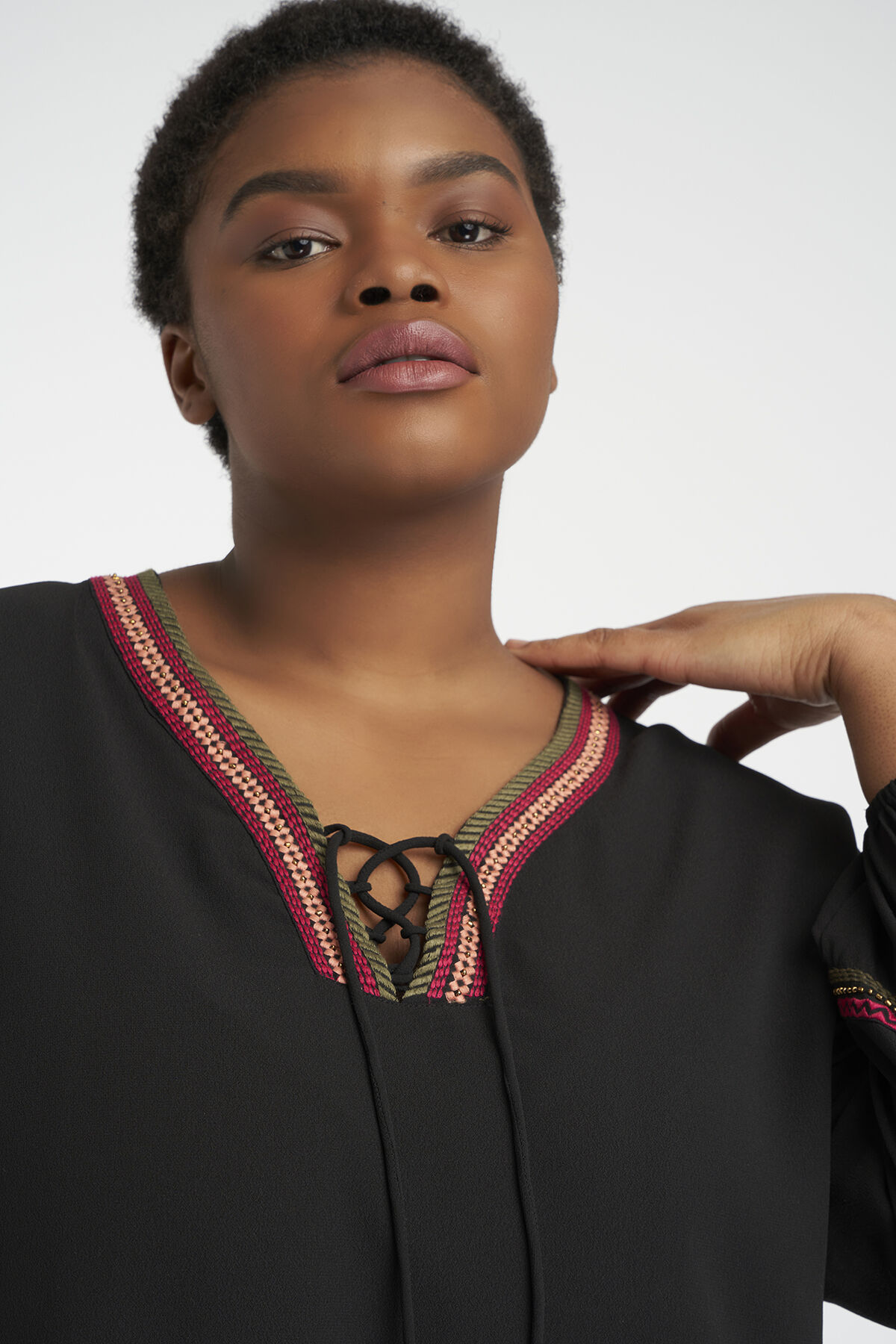 Kleid mit Stickerei-Element image number 5