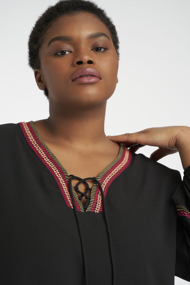 Kleid mit Stickerei-Element image number 5