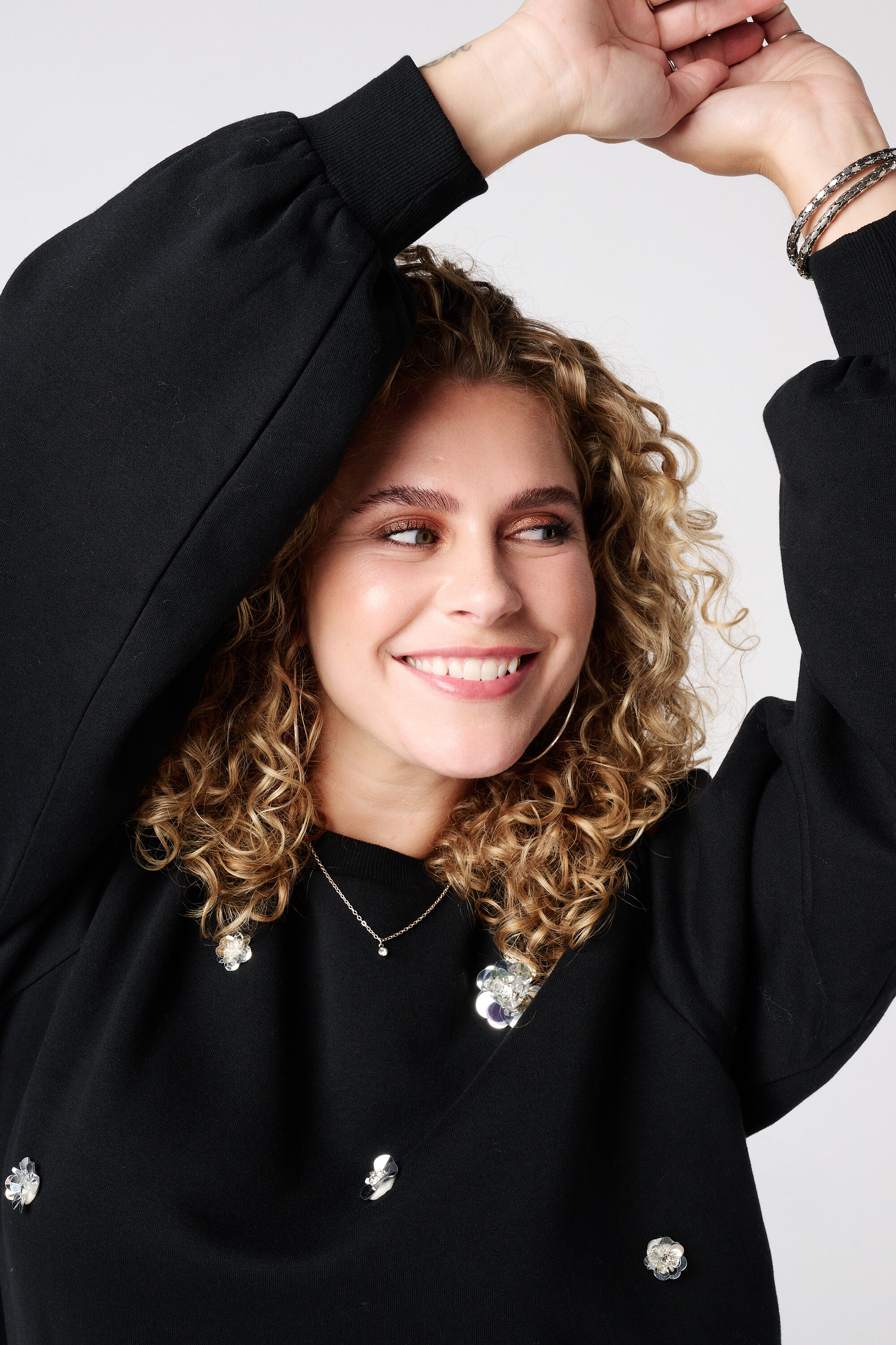 Pullover mit 3D-Blumen image number 4