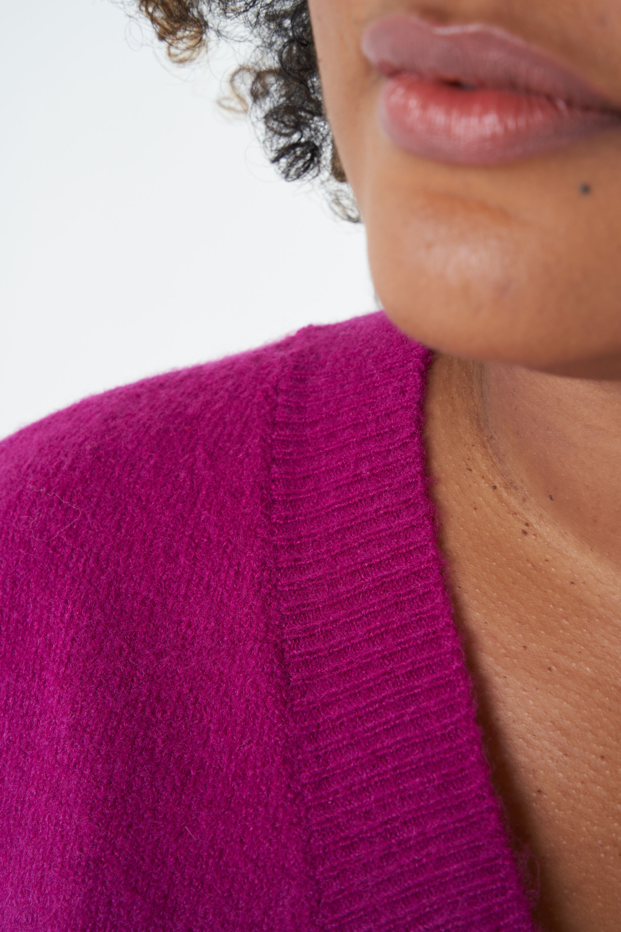 Feinstrickpullover mit V-Ausschnitt image number 4