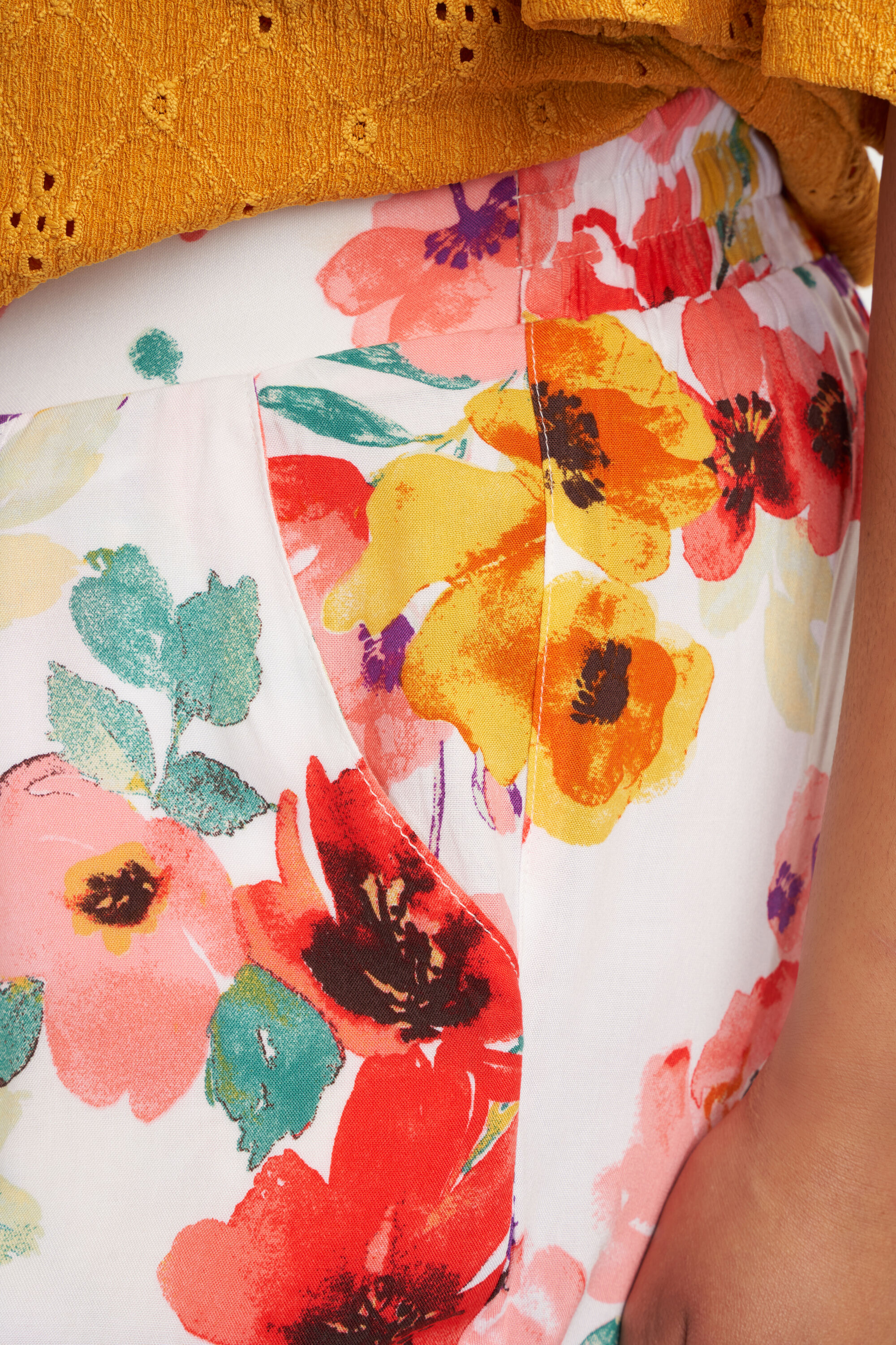 Shorts mit Blumen-Print  image number 5