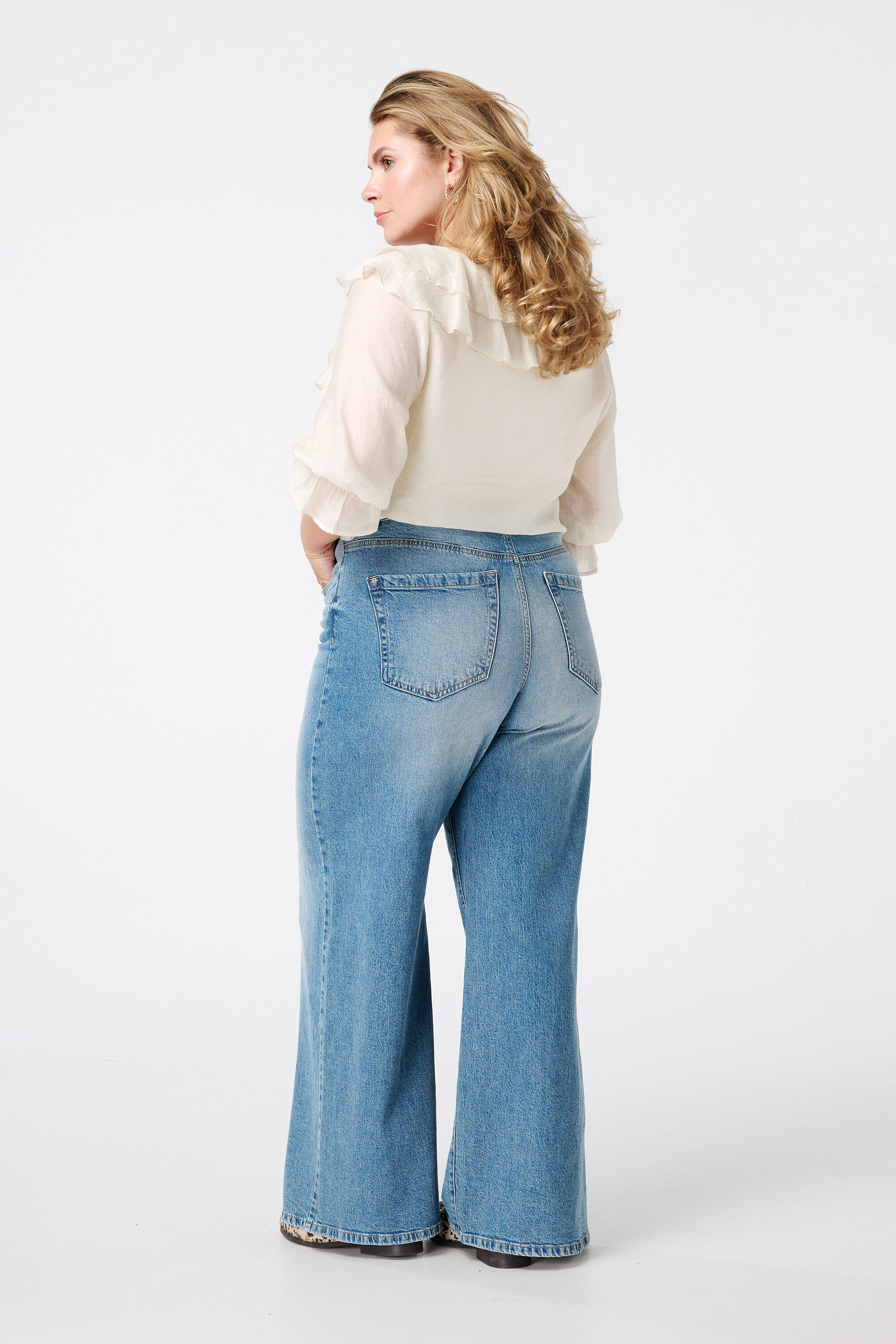 Jeans mit weitem Bein und hoher Taille image number 3