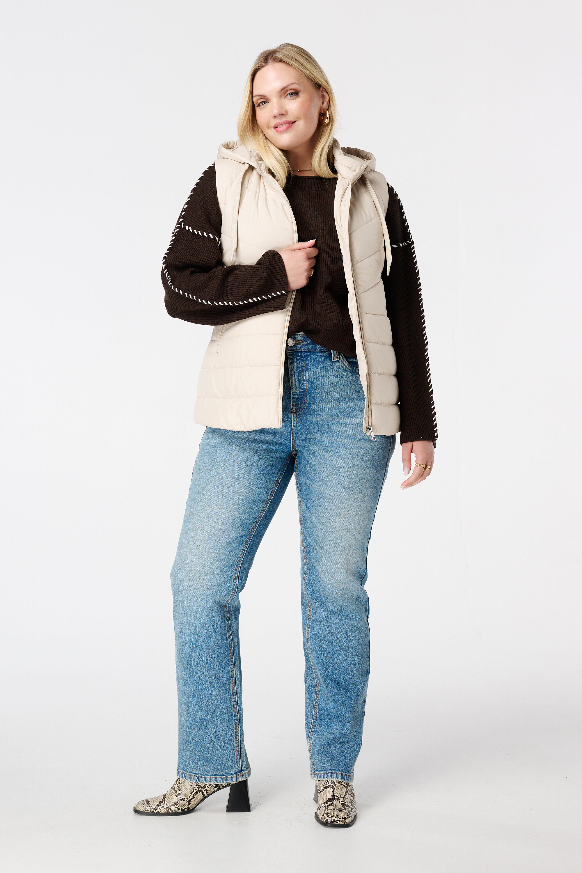 Gesteppte Weste mit Kapuze image number 5