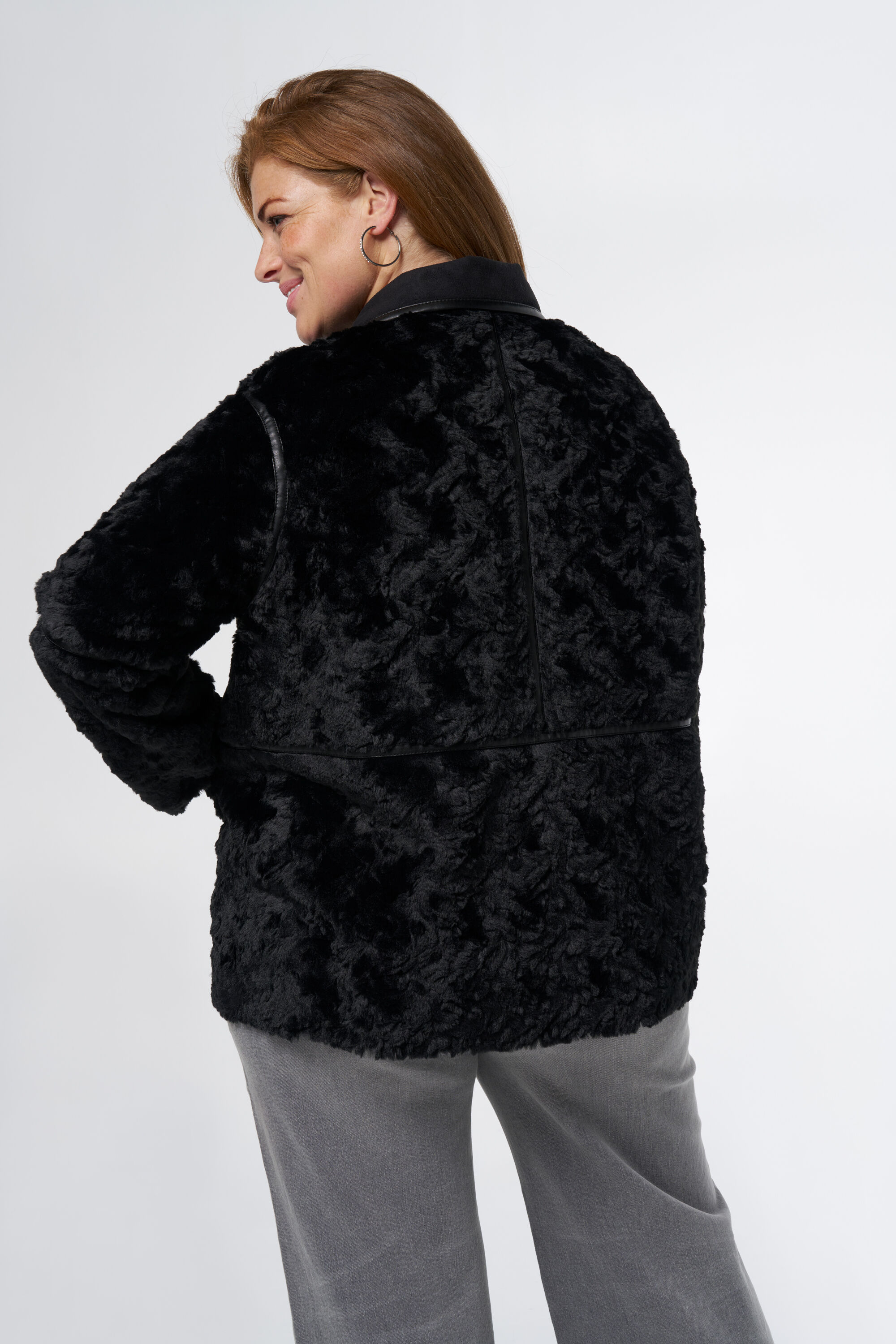 Jacke aus Kunstfell image number 3