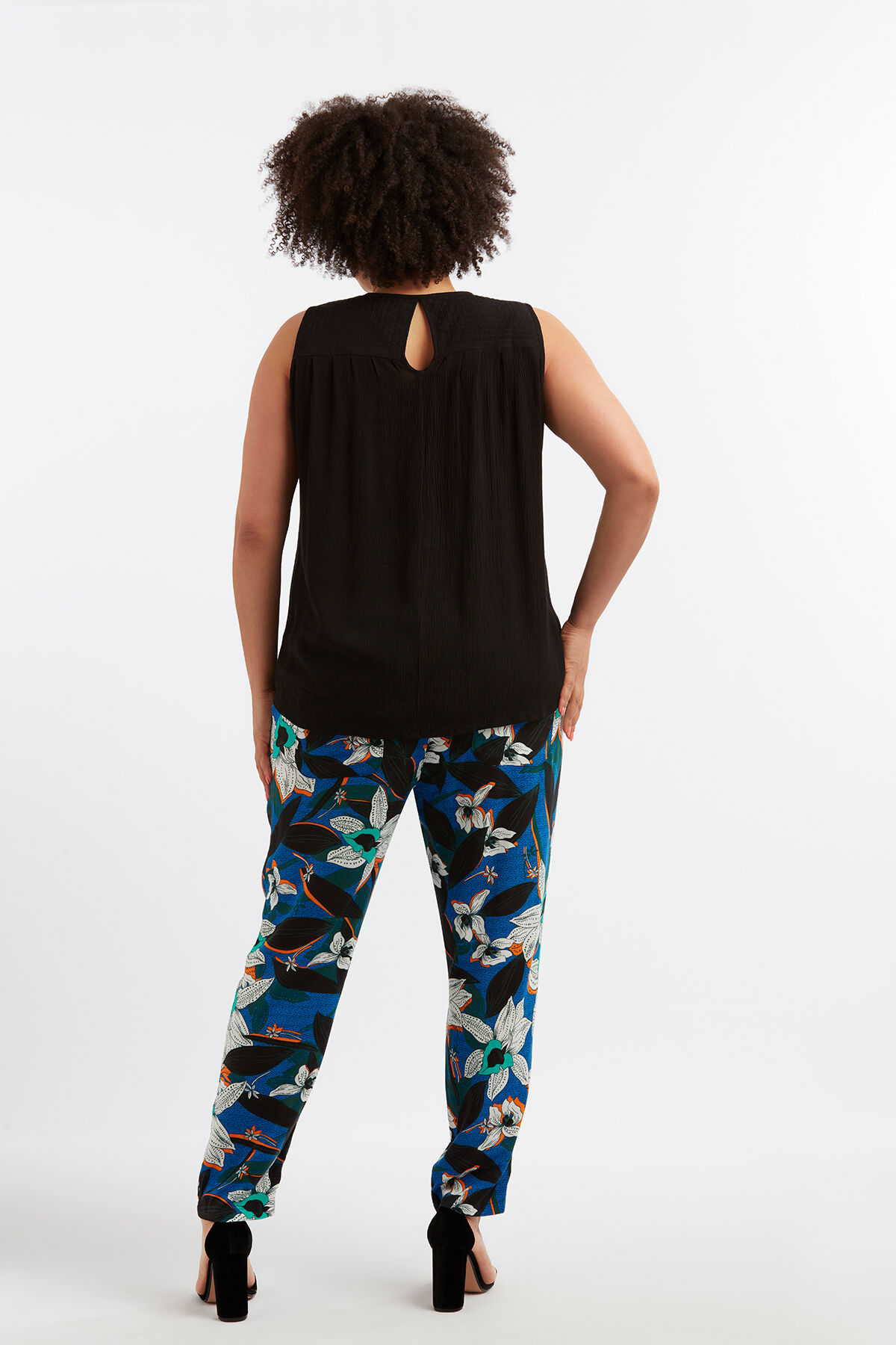 Bluse mit Perlendetail image number 5