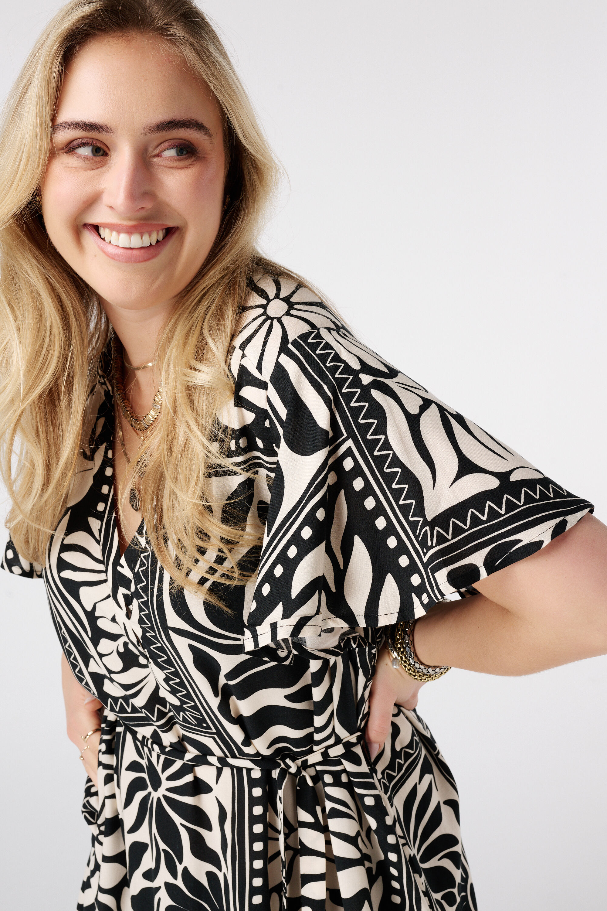 Kleid mit G&uuml;rtel image number 4