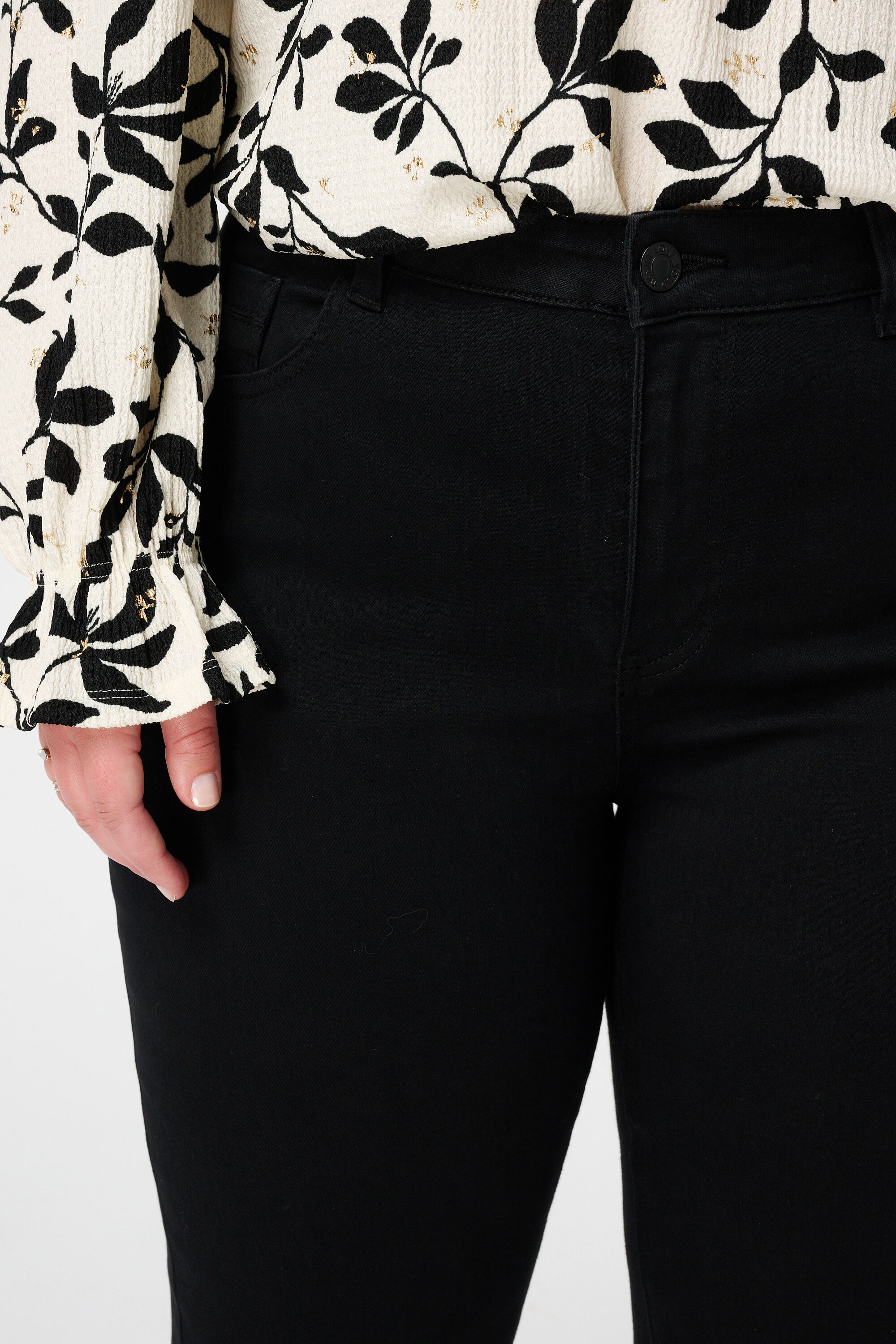 Flared-Leg-Jeans JASMIN image number 4