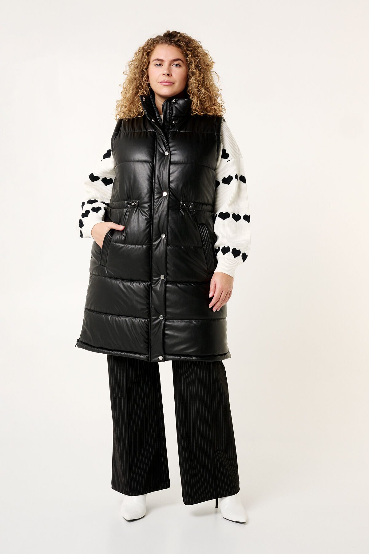 Thermoweste aus veganem Leder image number 5