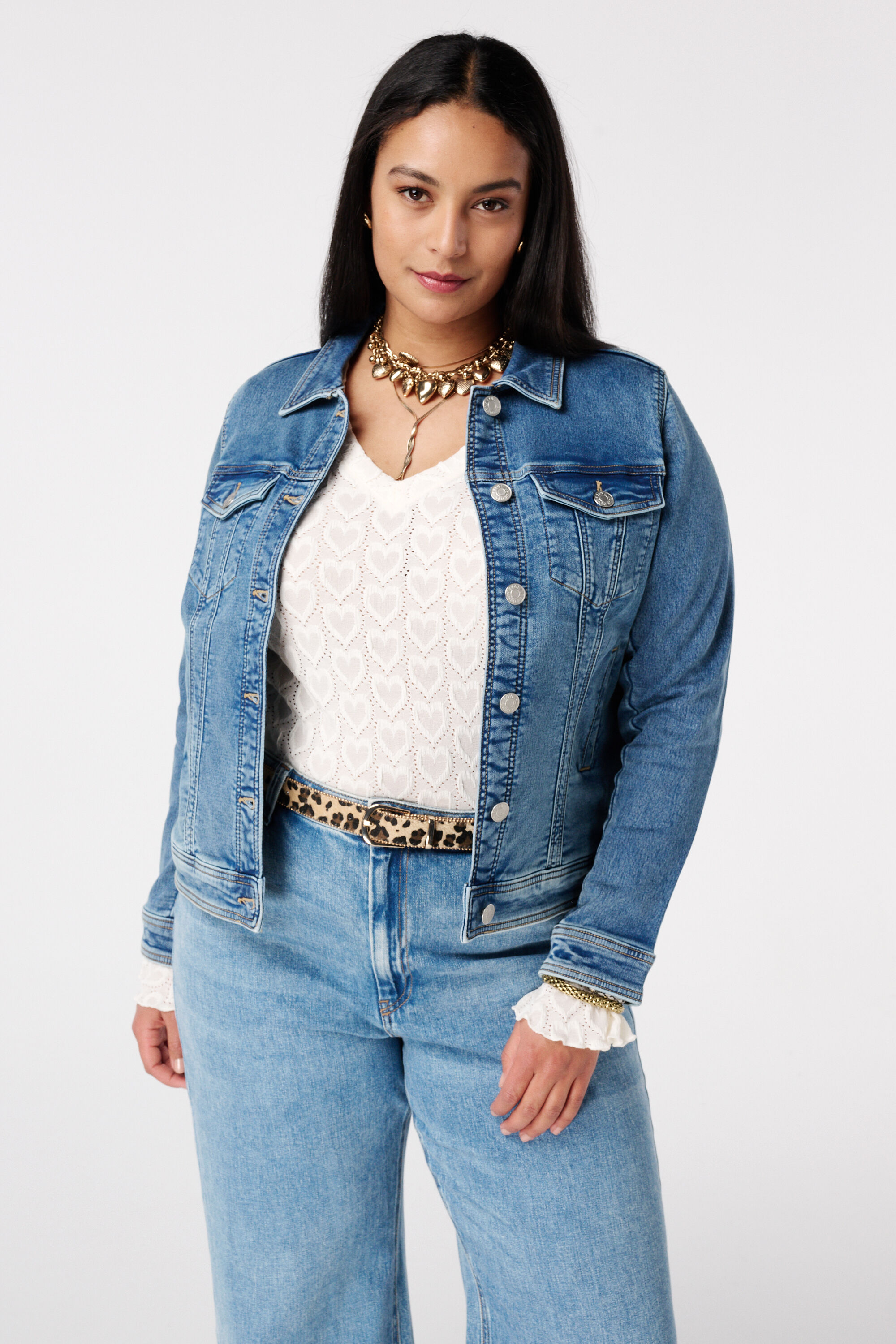 Nietenjacke mit Knopfverschluss