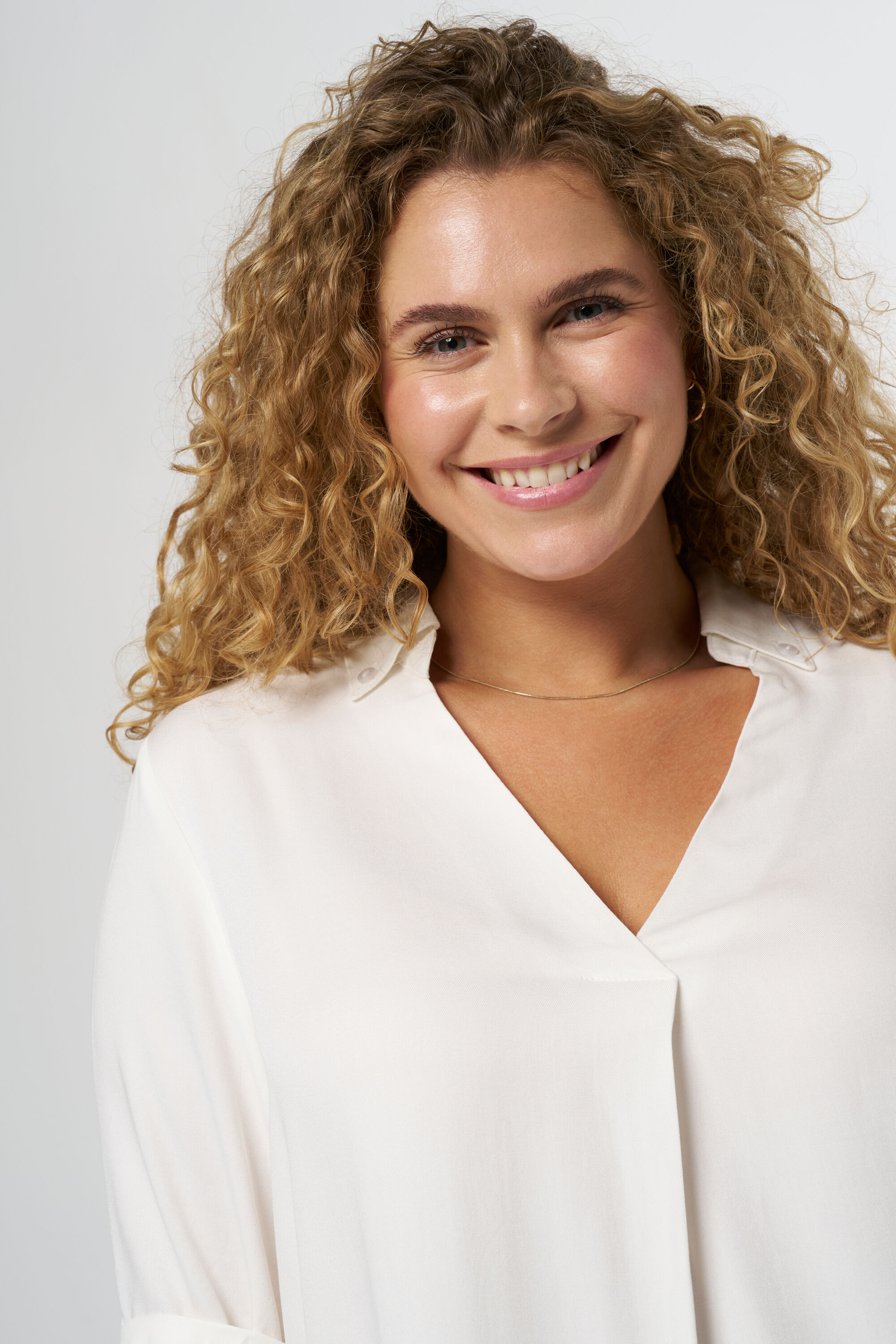 Bluse mit V-Ausschnitt image number 4