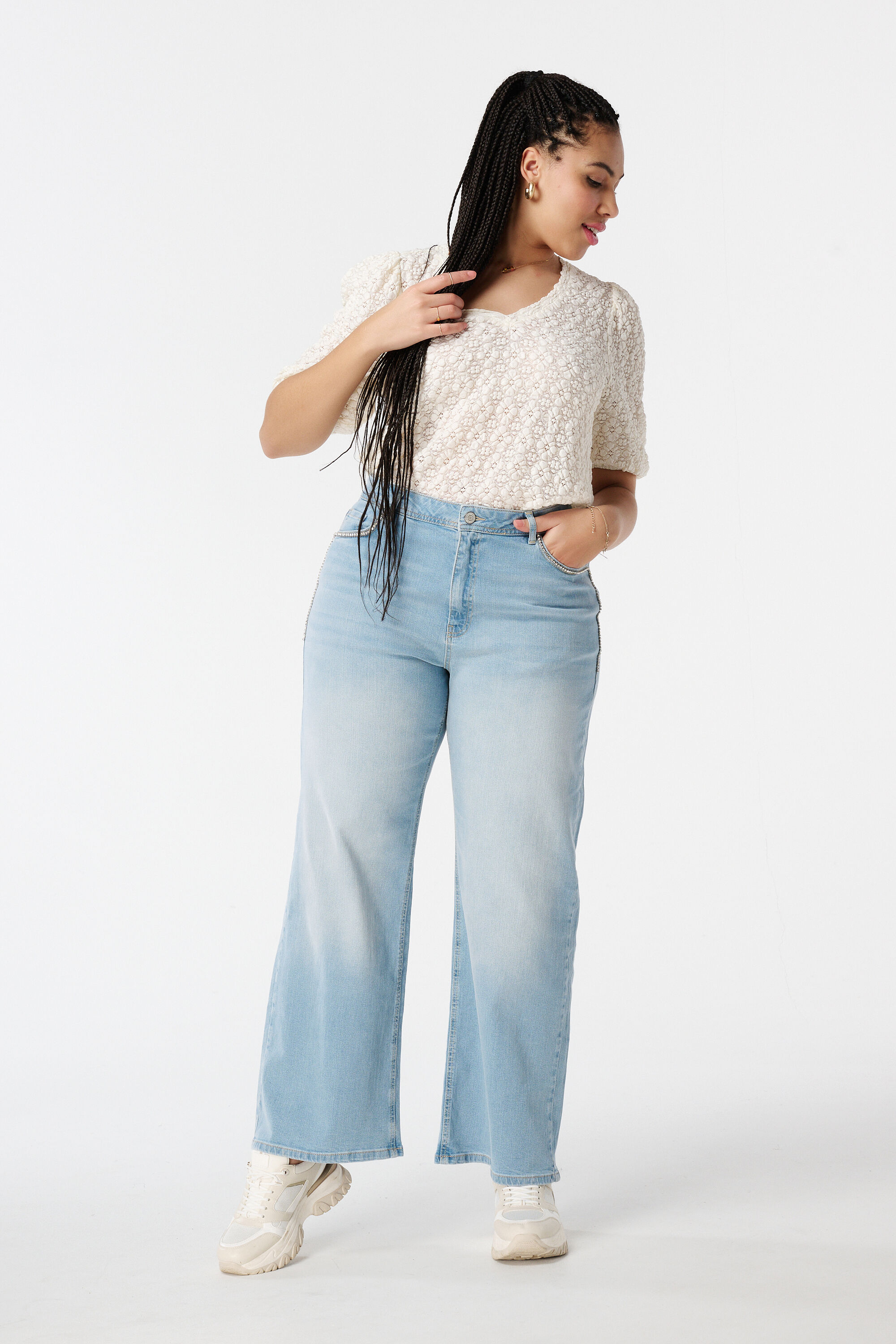 Spitzentop mit kurzen &Auml;rmeln  image number 5