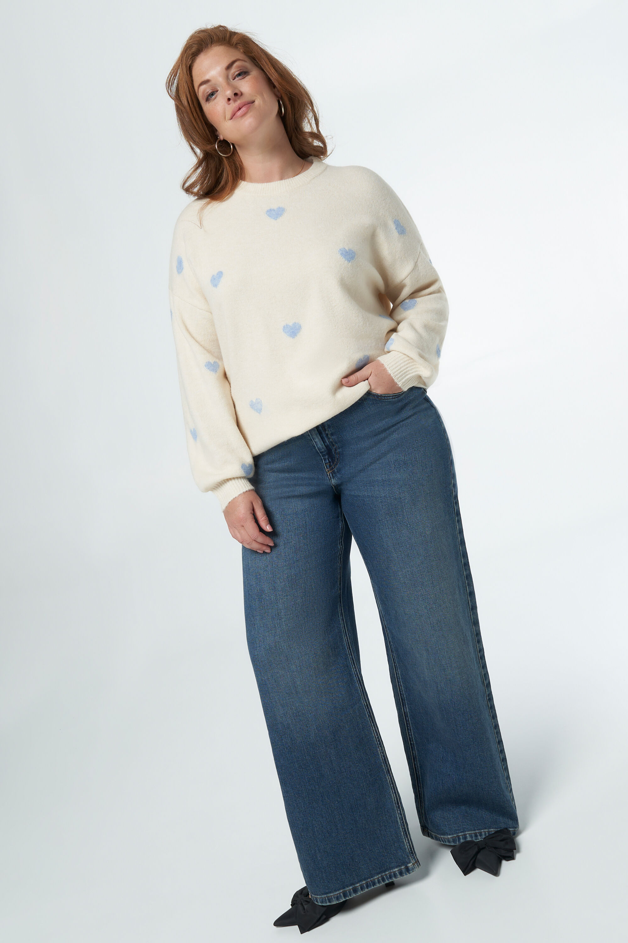 Pullover mit Herzmuster image number 5