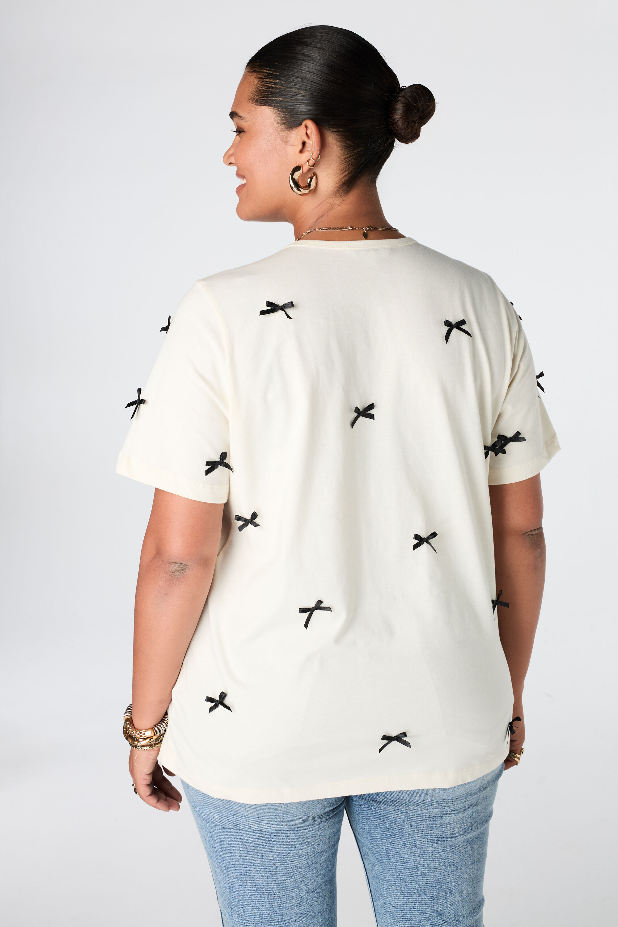 T Shirt mit Satinschleifen image number 3