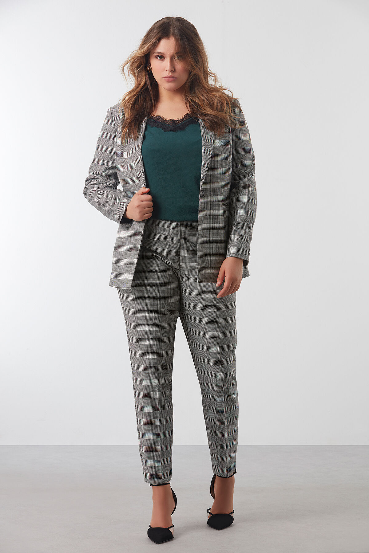 Plaid-Hose image number 5