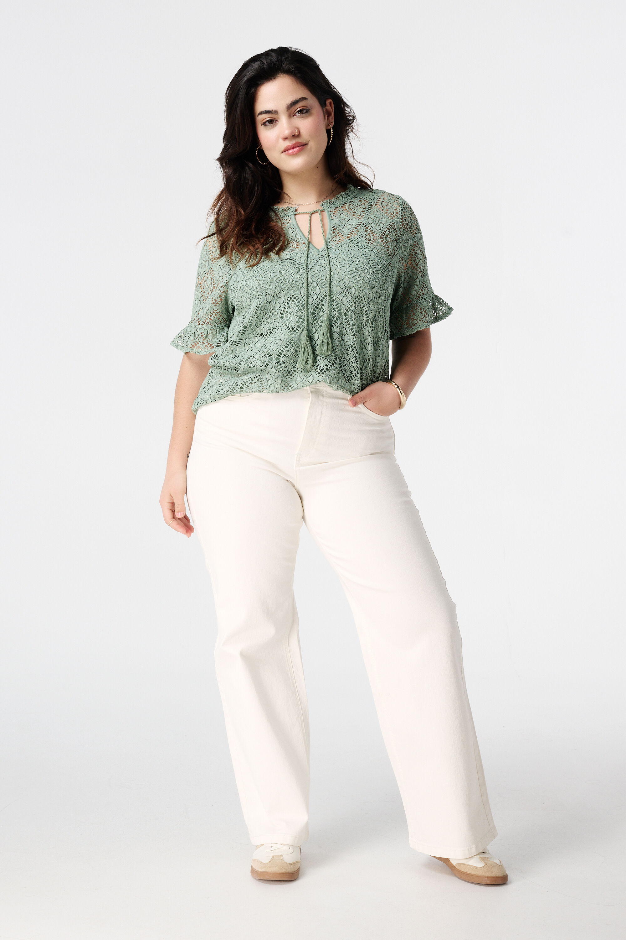 Spitzentop mit kurzen &Auml;rmeln  image number 5