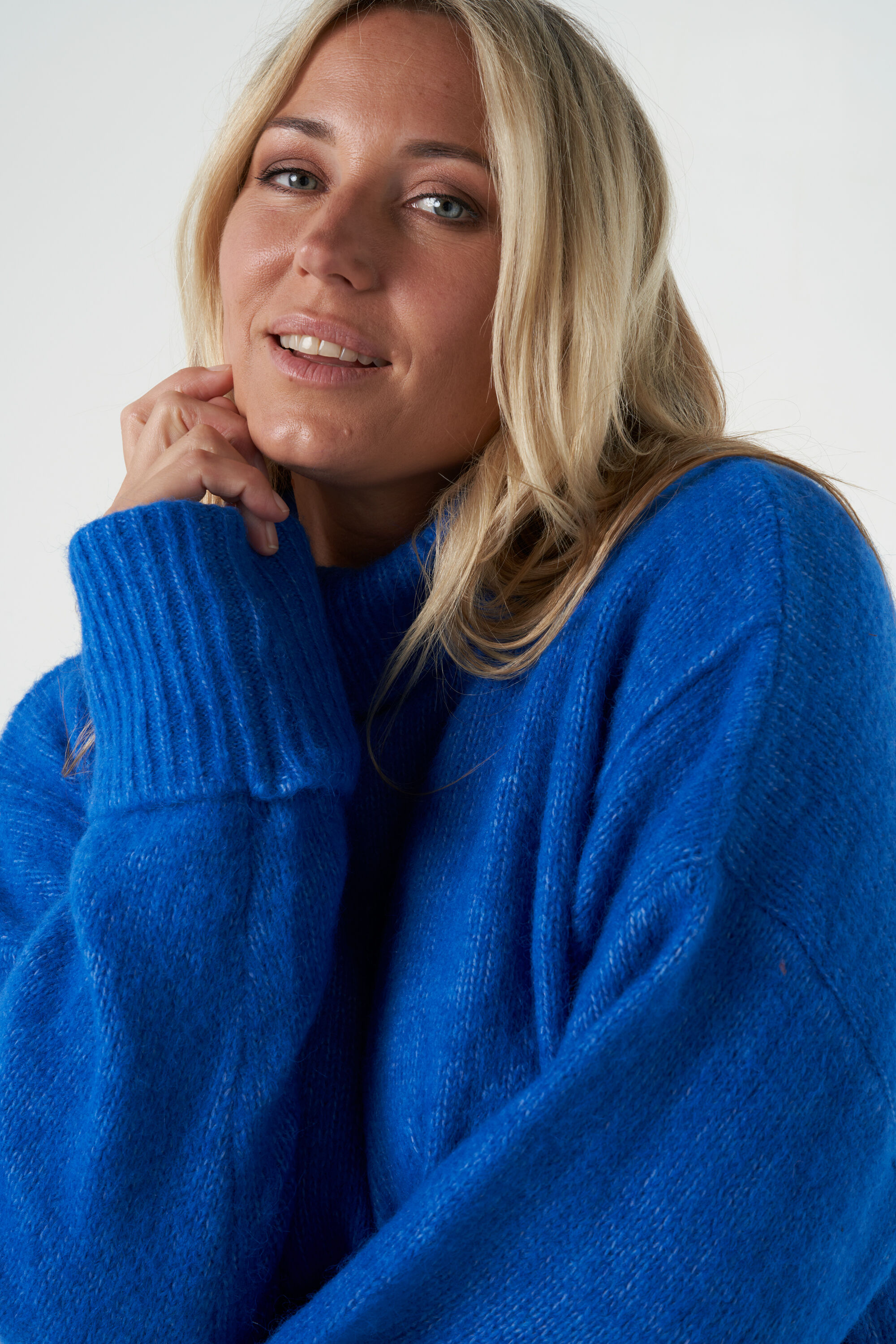 Weit geschnittener Pullover  image number 7