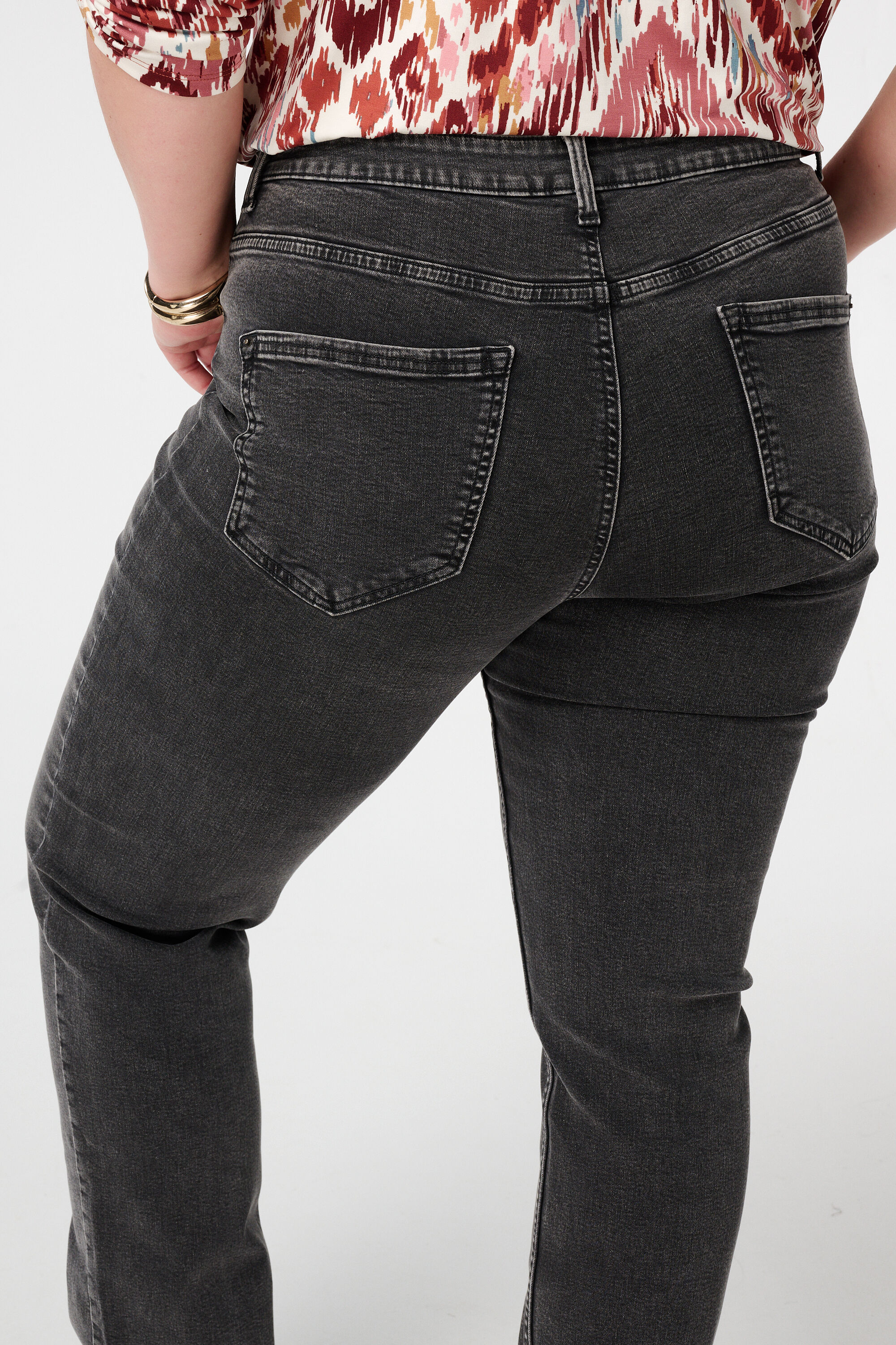 Jeans mit geradem Bein LILY image number 4