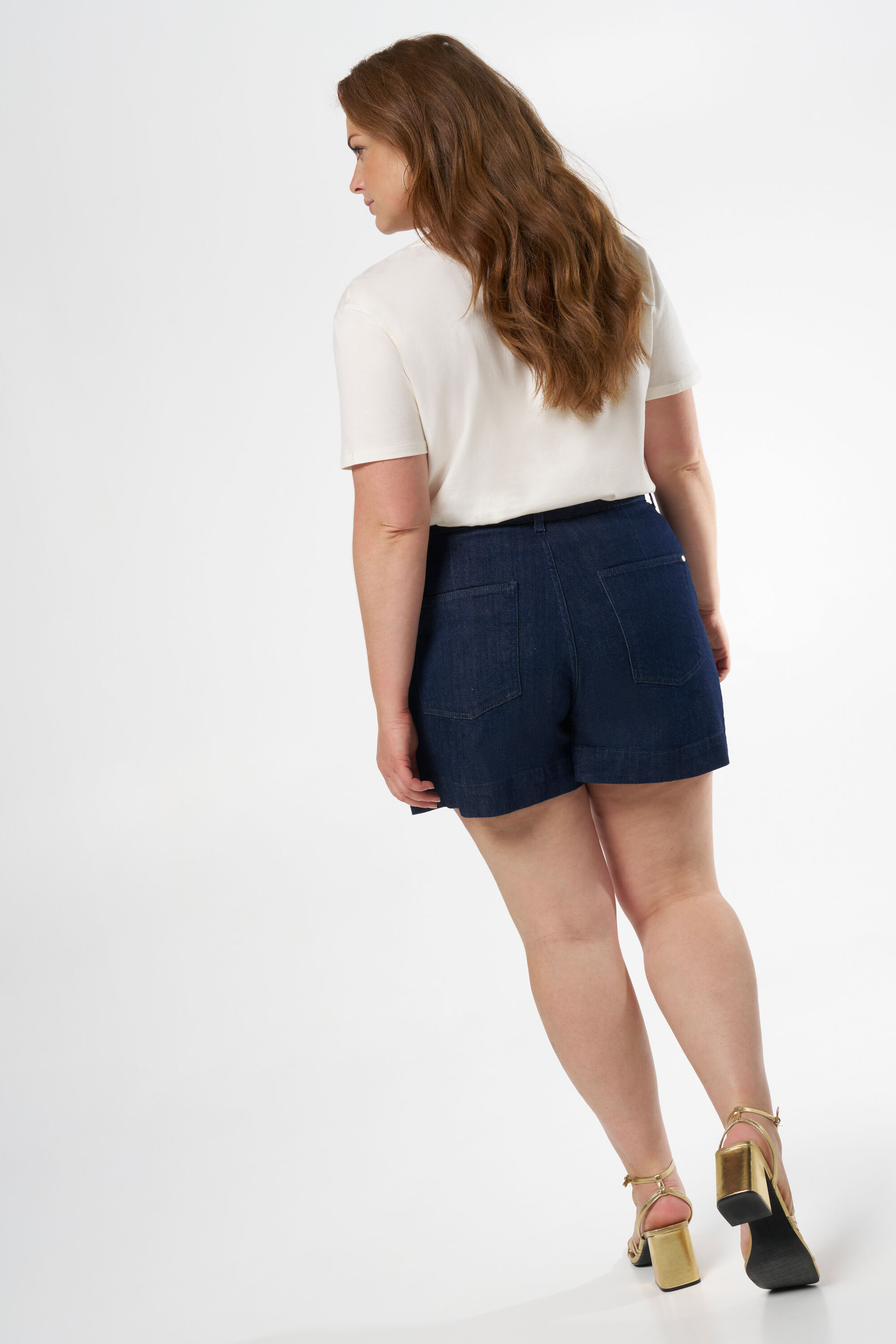 Shorts mit goldenen Kn&ouml;pfen image number 3