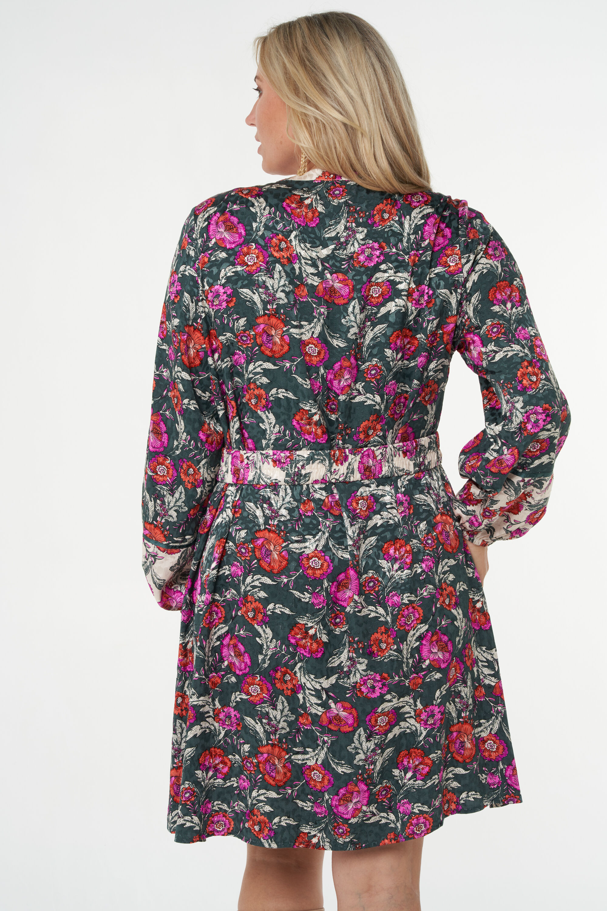 Kleid mit passendem G&uuml;rtel  image number 4